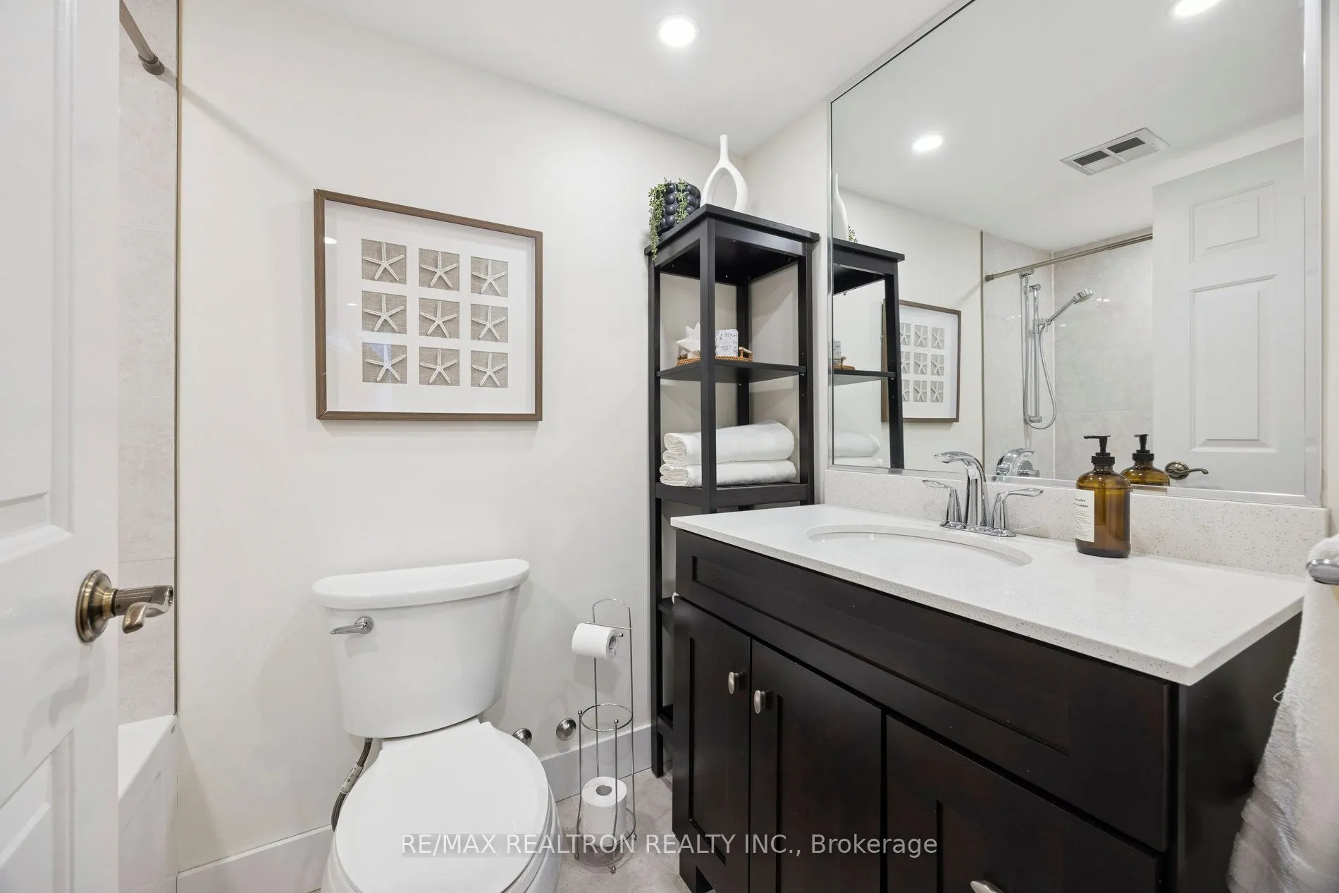 5444 Yonge Street, #201