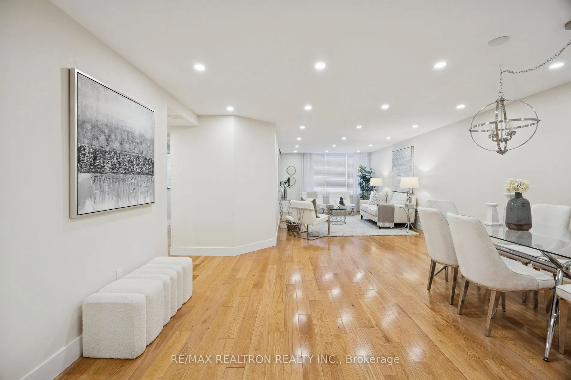 5444 Yonge Street, #201