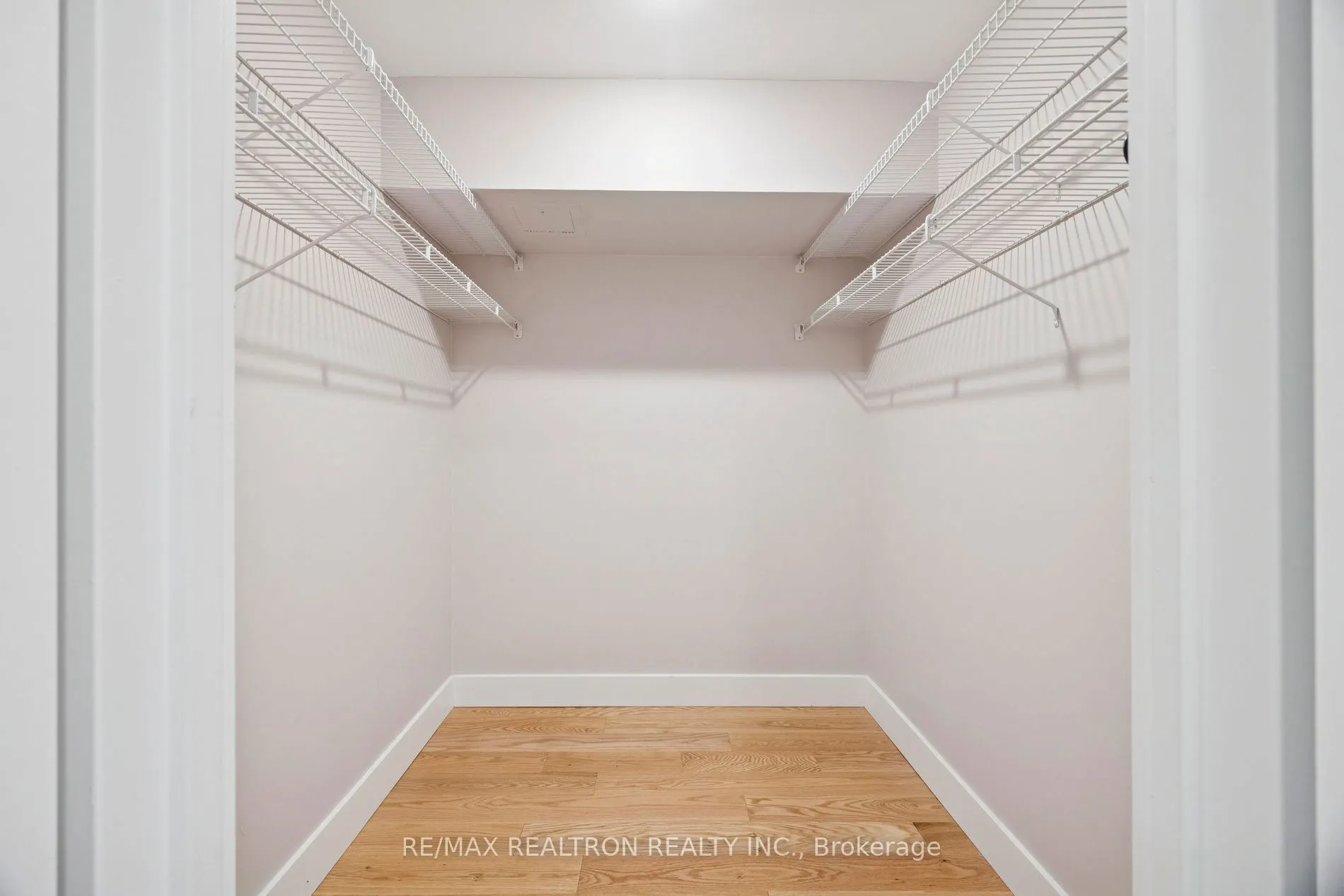 5444 Yonge Street, #201