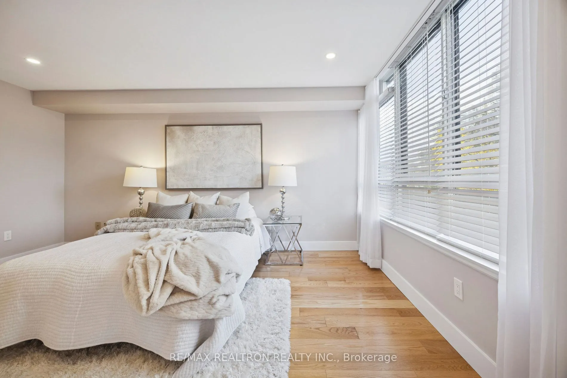 5444 Yonge Street, #201