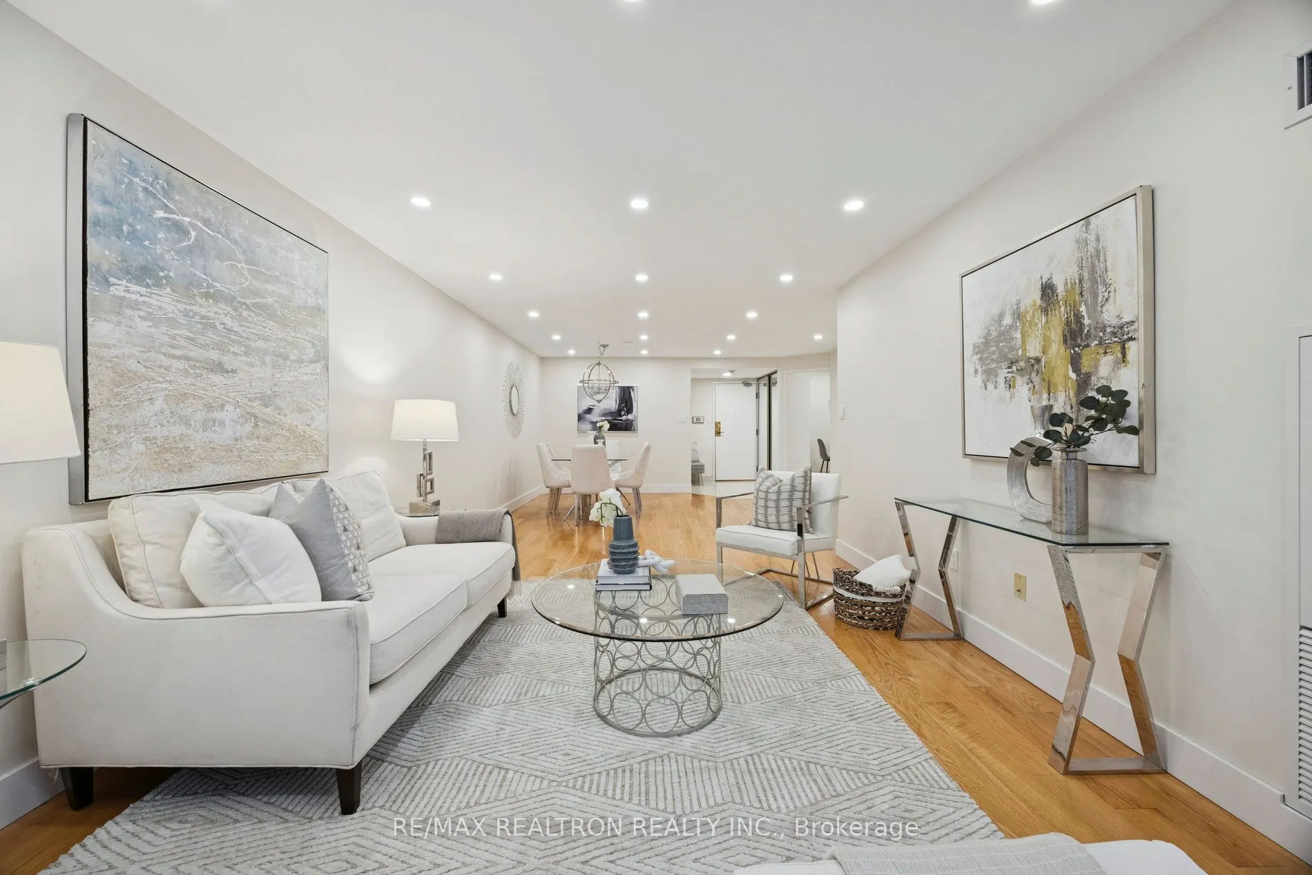 5444 Yonge Street, #201