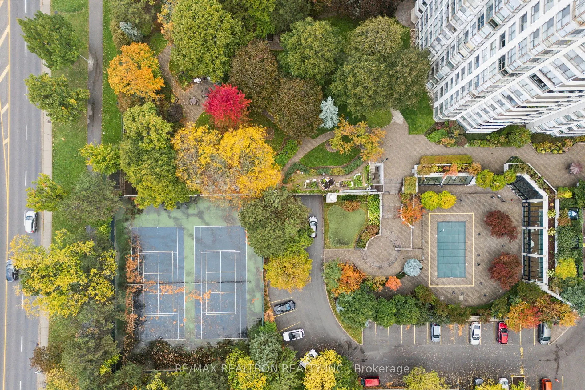 5444 Yonge Street, #201