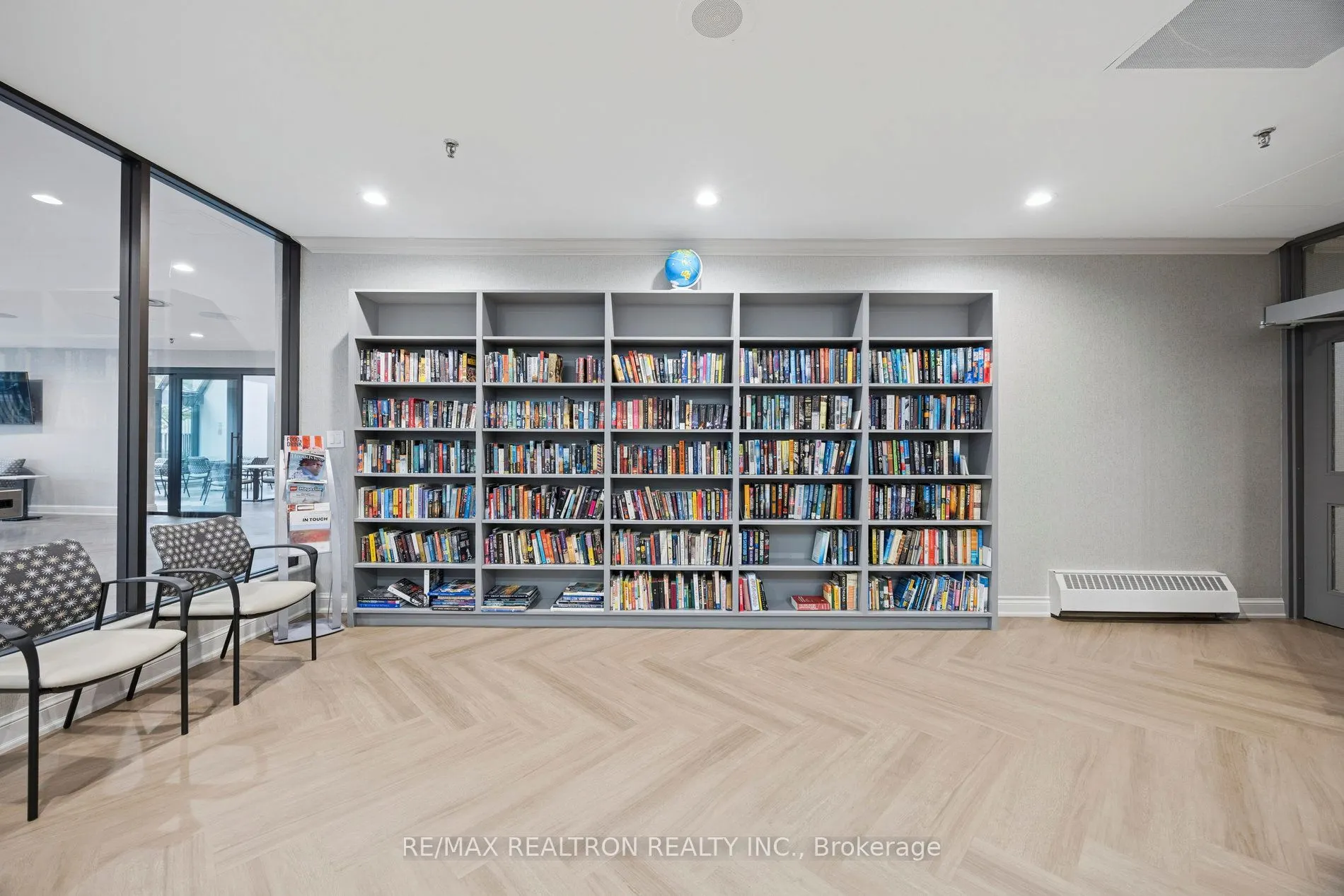 5444 Yonge Street, #201