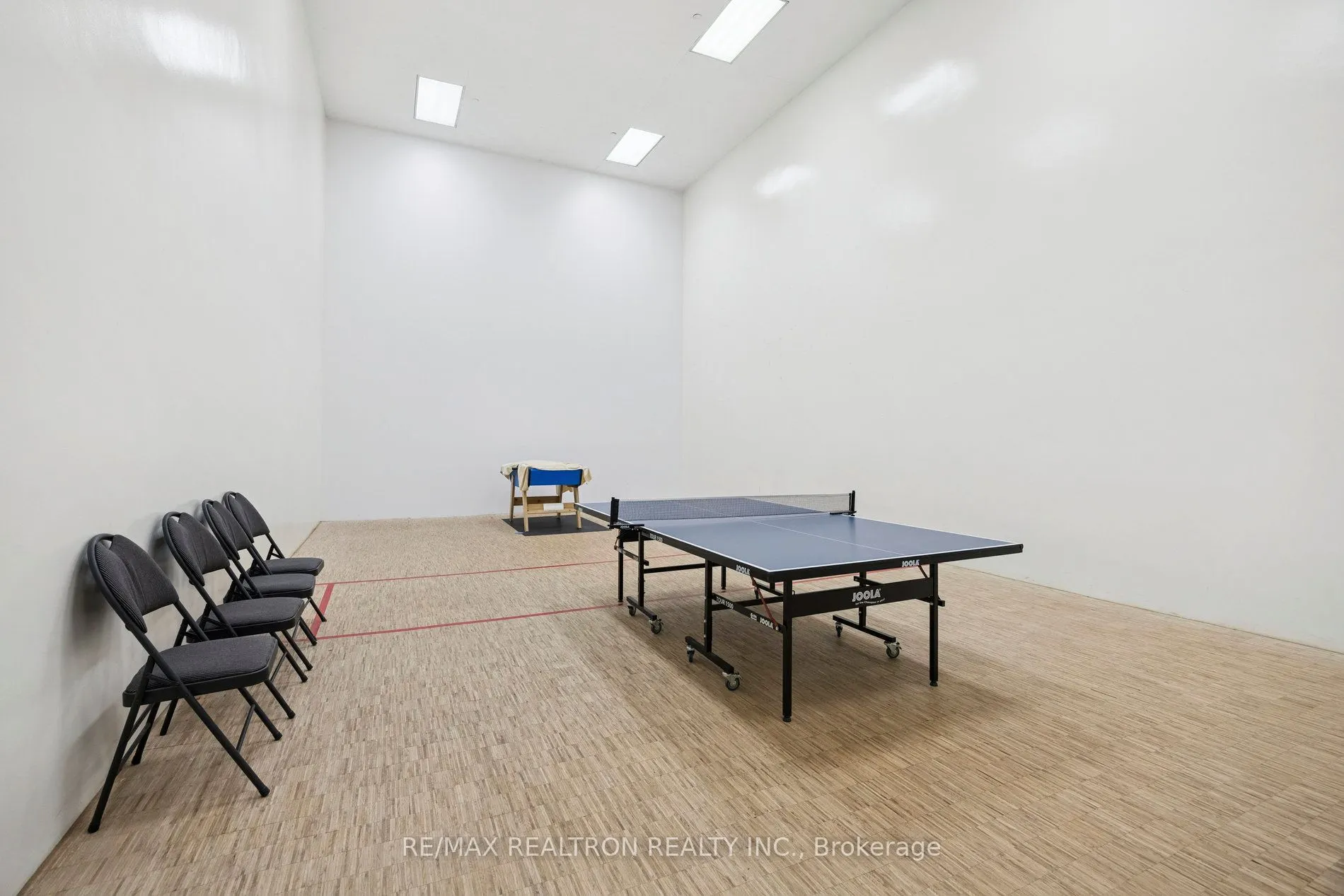 5444 Yonge Street, #201