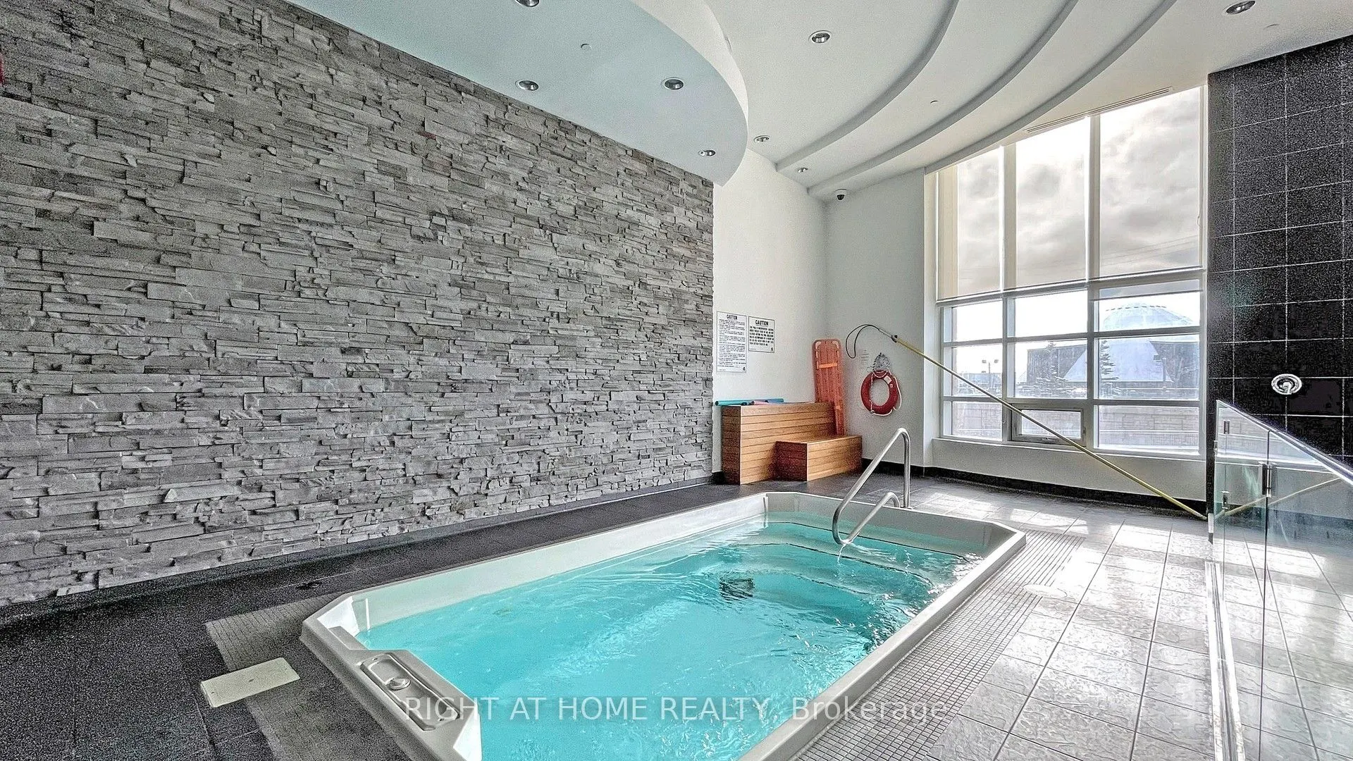 2756 Old Leslie Street, #1110