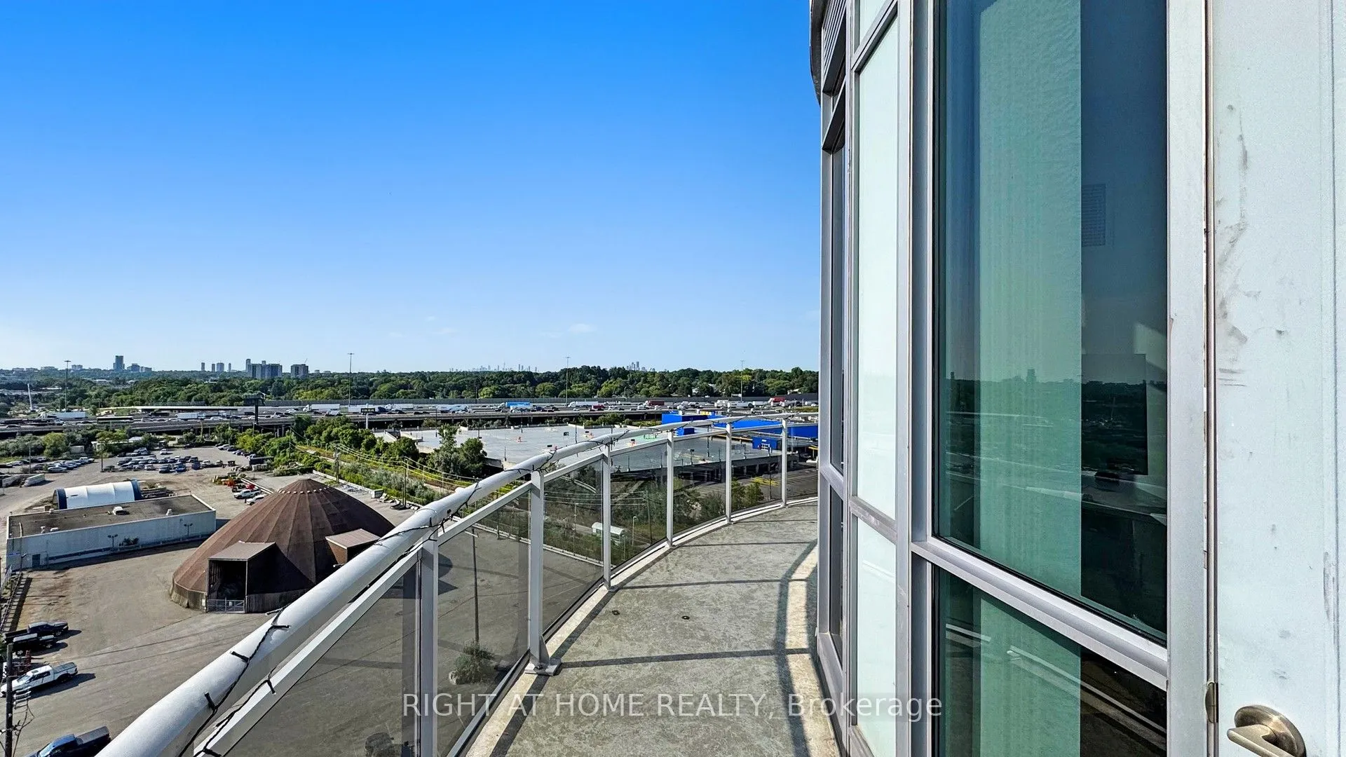 2756 Old Leslie Street, #1110