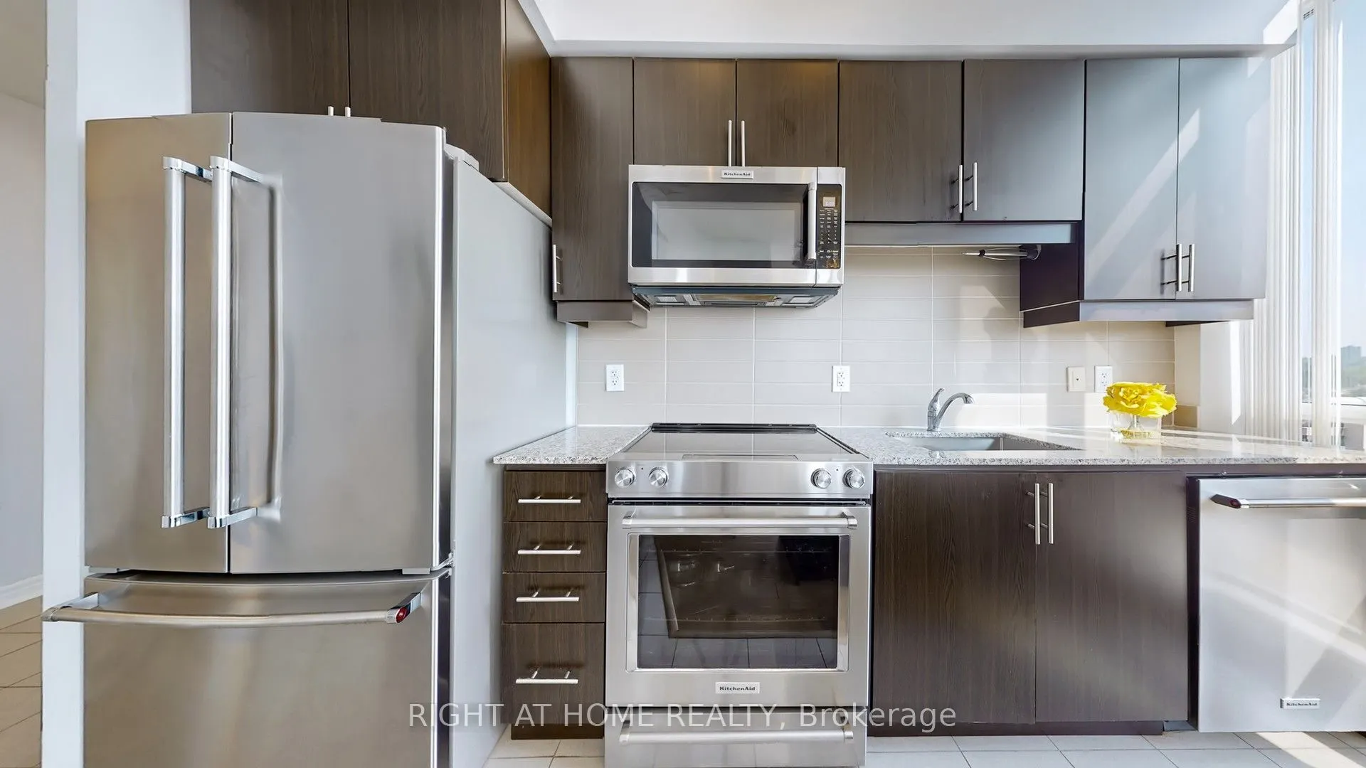 2756 Old Leslie Street, #1110