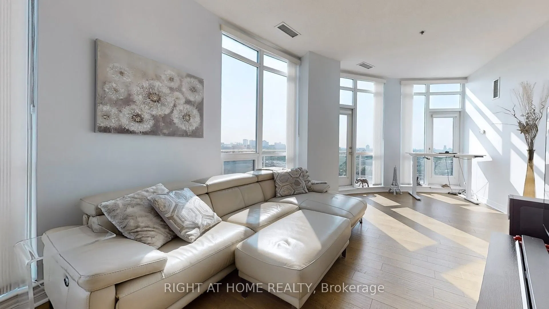 2756 Old Leslie Street, #1110