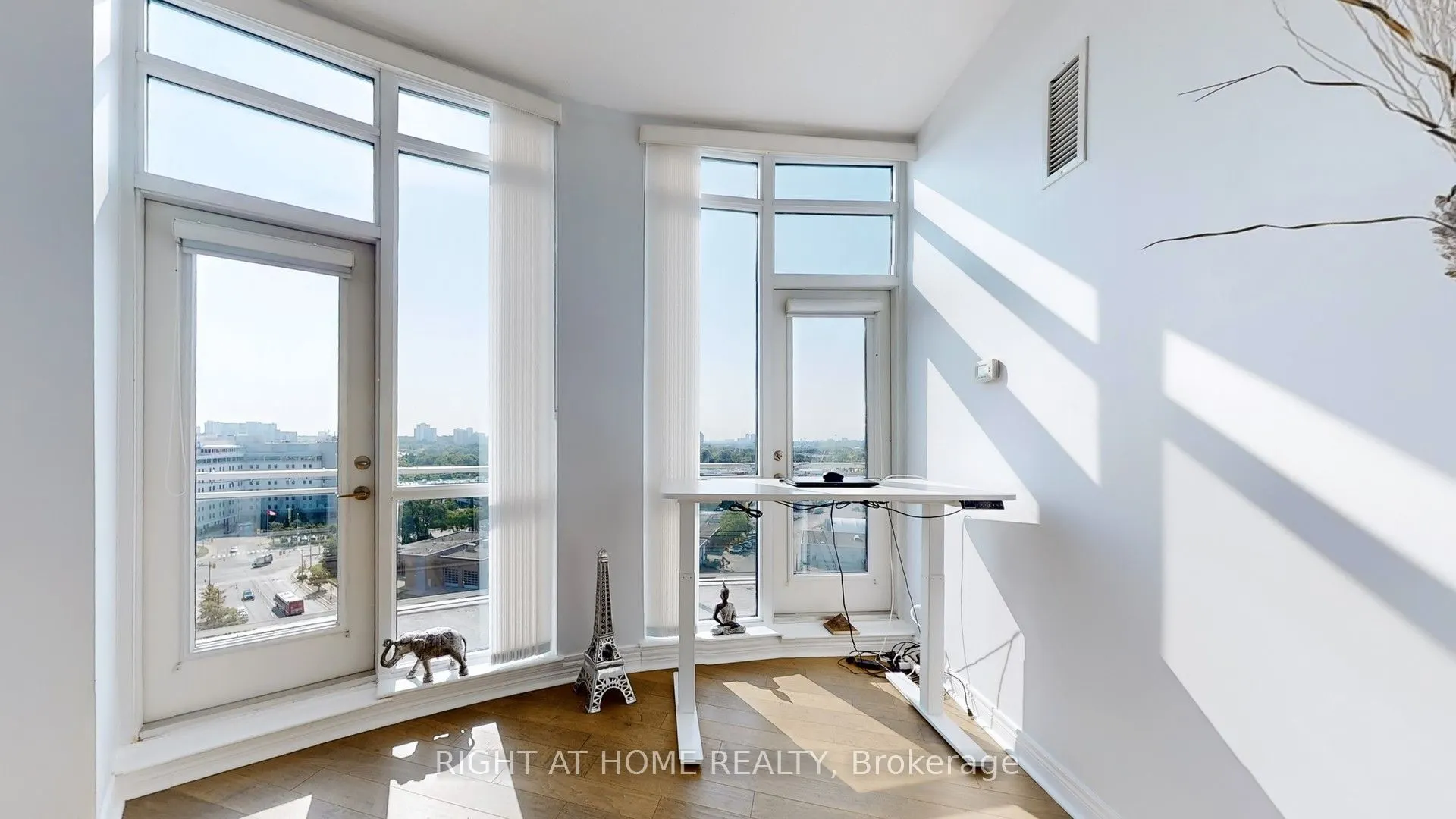 2756 Old Leslie Street, #1110