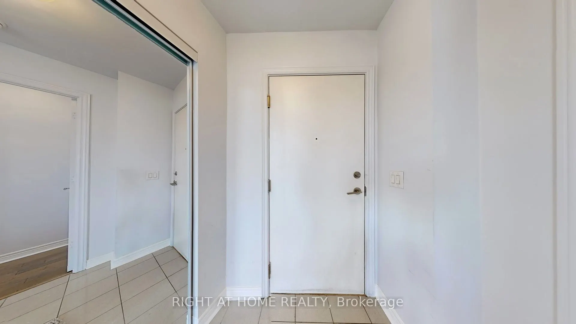 2756 Old Leslie Street, #1110