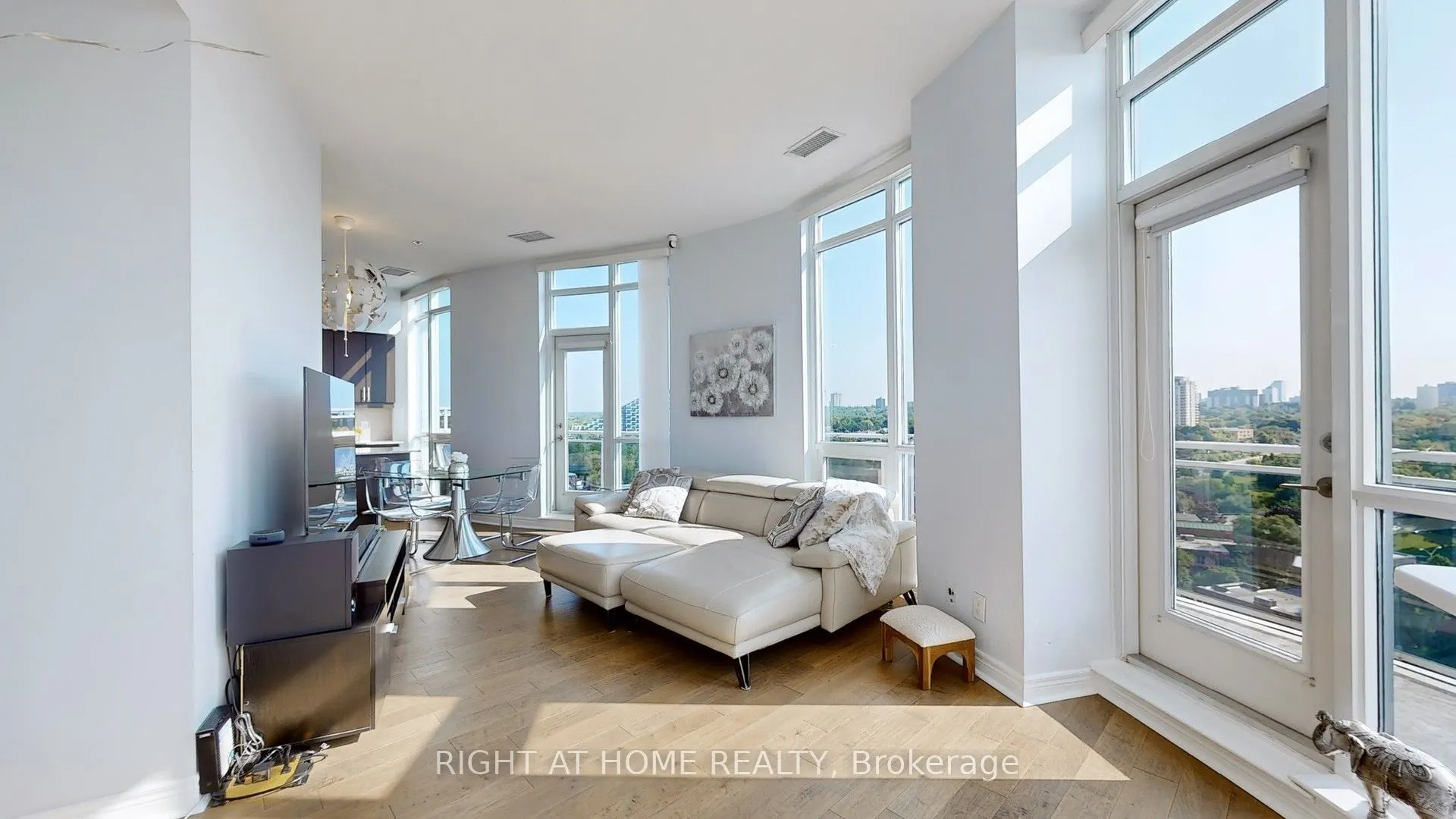 2756 Old Leslie Street, #1110