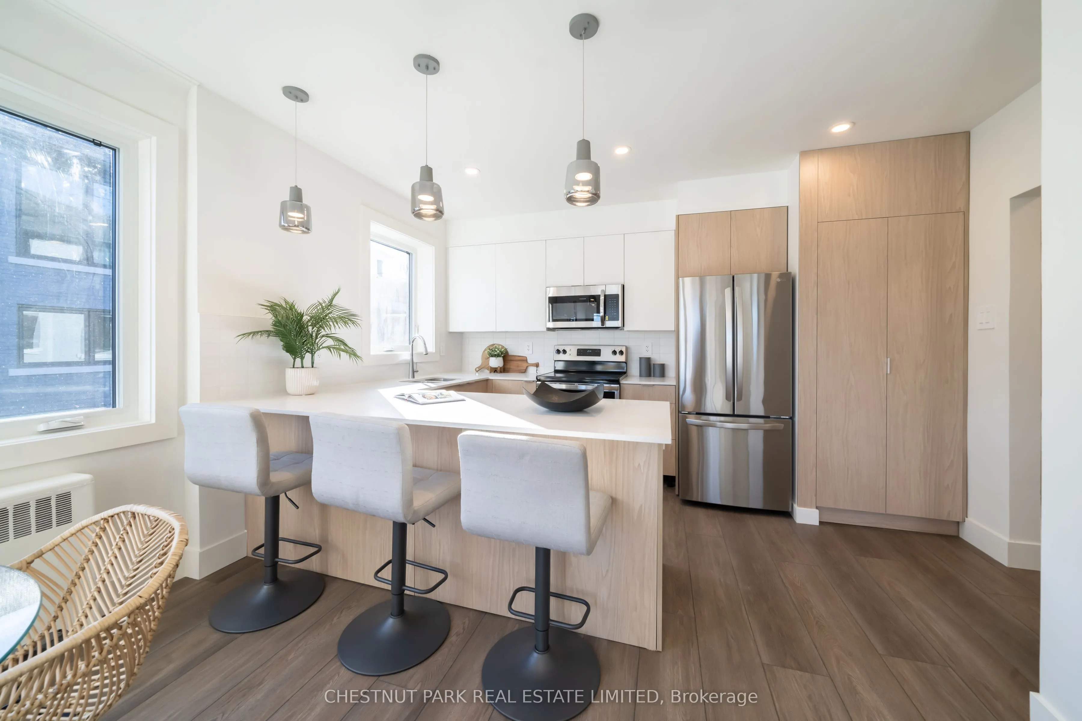 1454 Avenue Road, #4