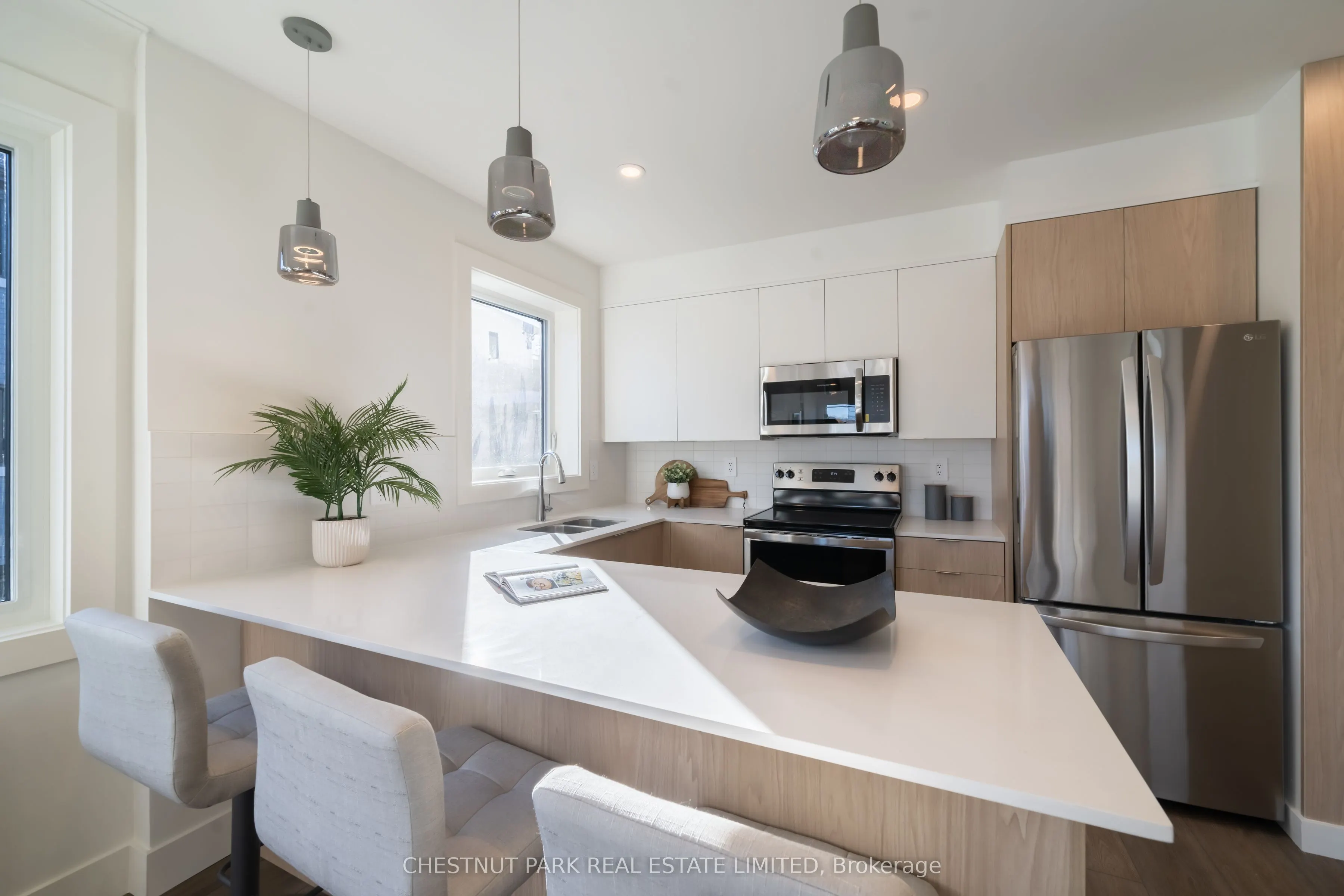 1454 Avenue Road, #4