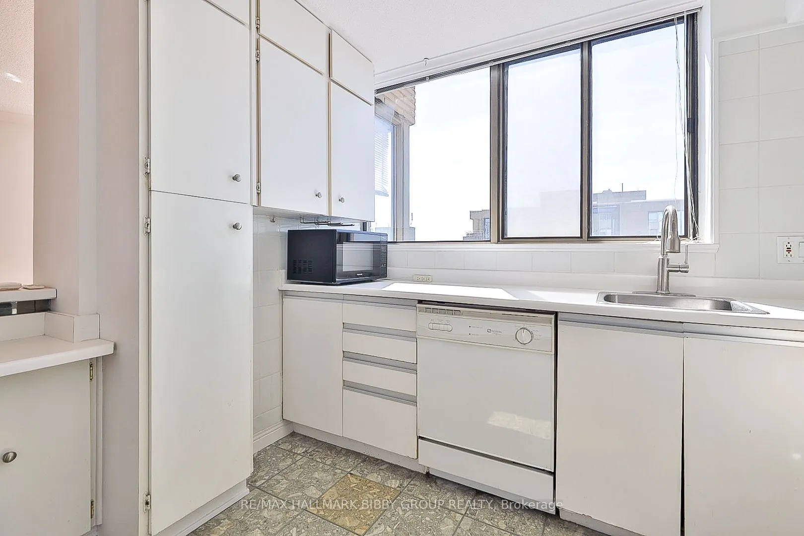 270 Queens Quay Boulevard W, #801