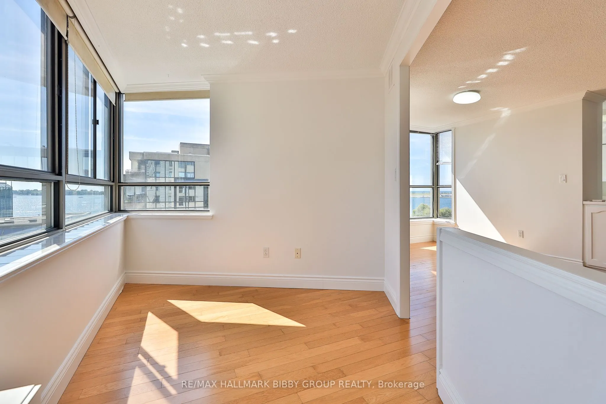 270 Queens Quay Boulevard W, #801