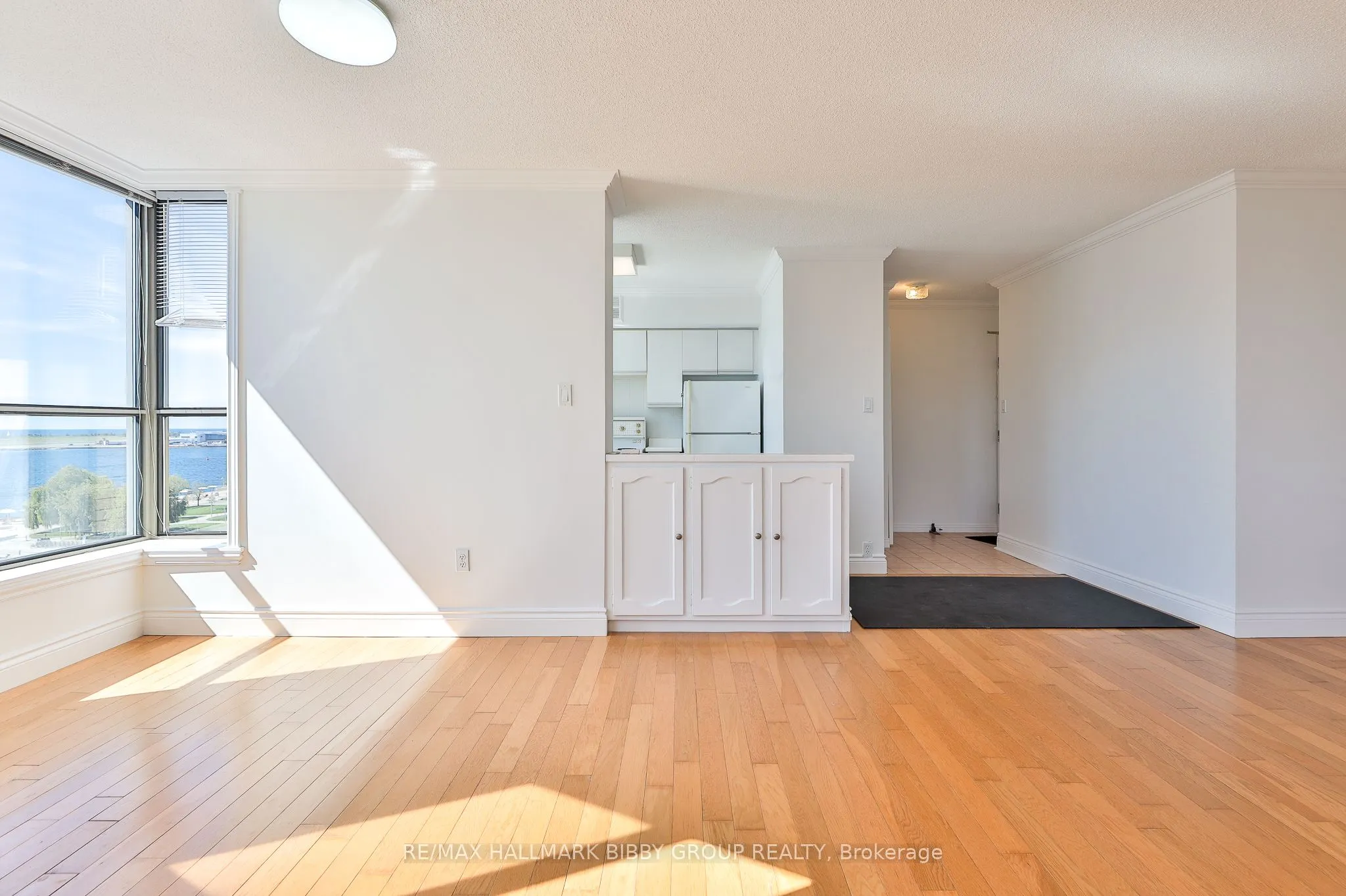 270 Queens Quay Boulevard W, #801