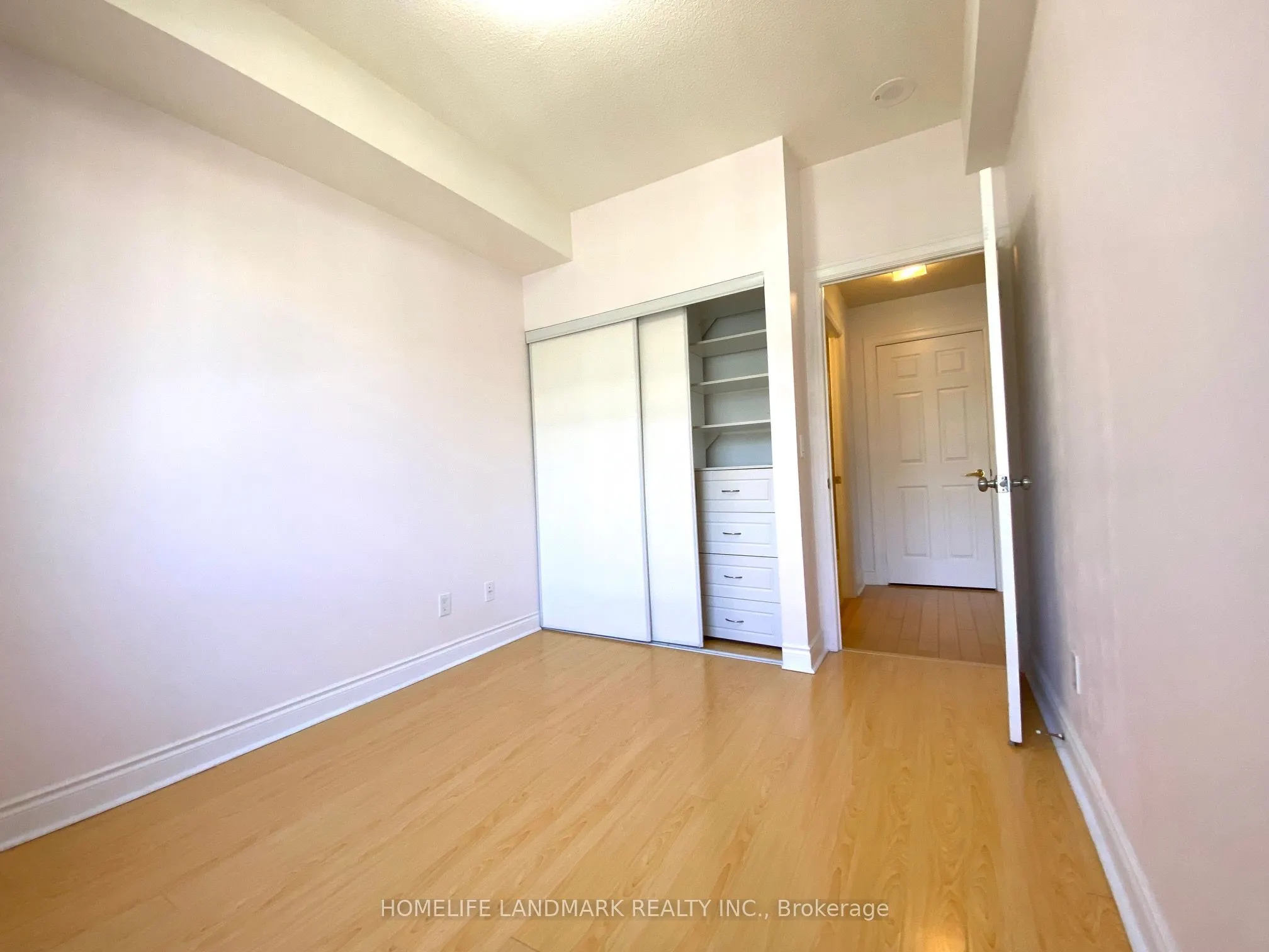 18 Kenaston Gardens, #608