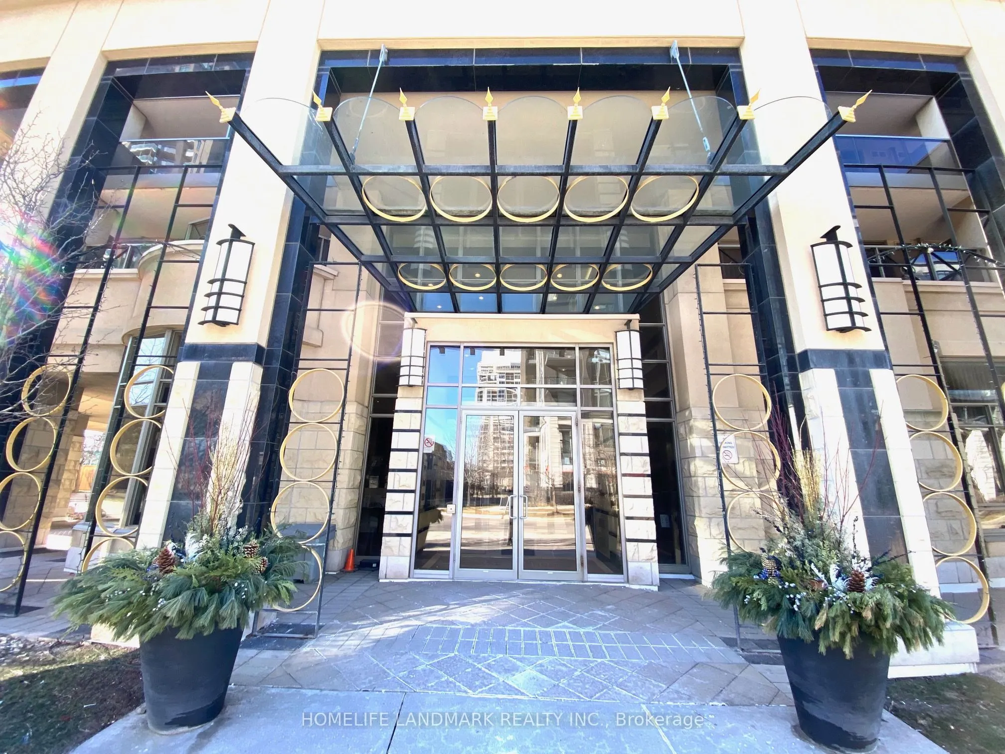 18 Kenaston Gardens, #608