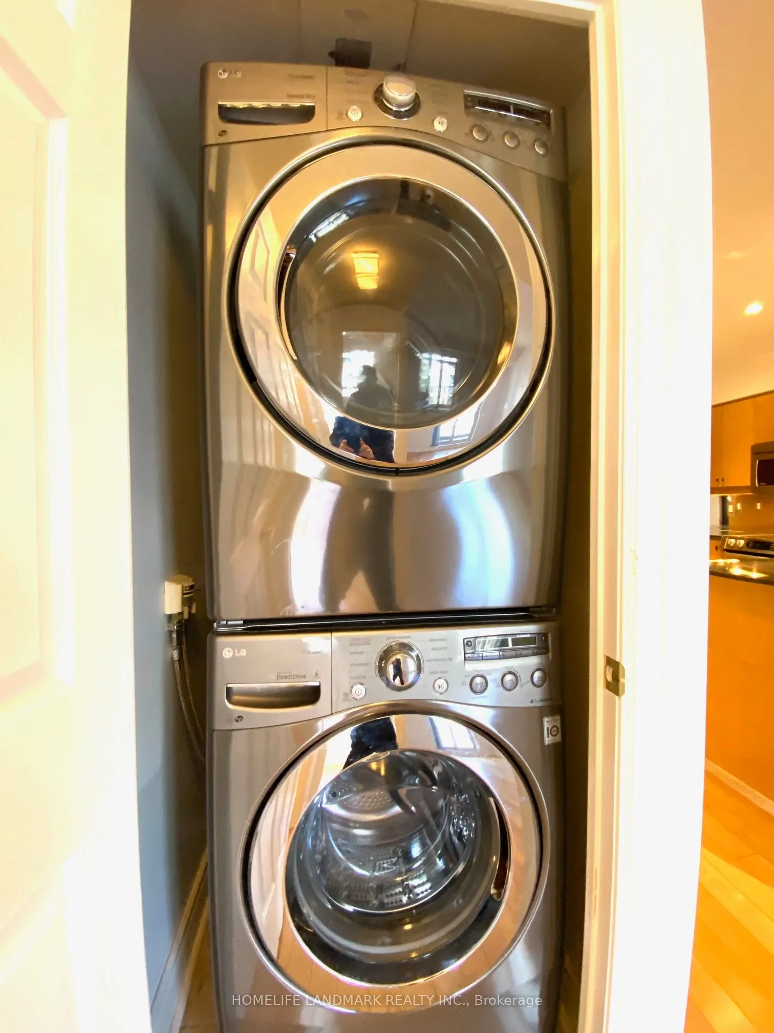 18 Kenaston Gardens, #608