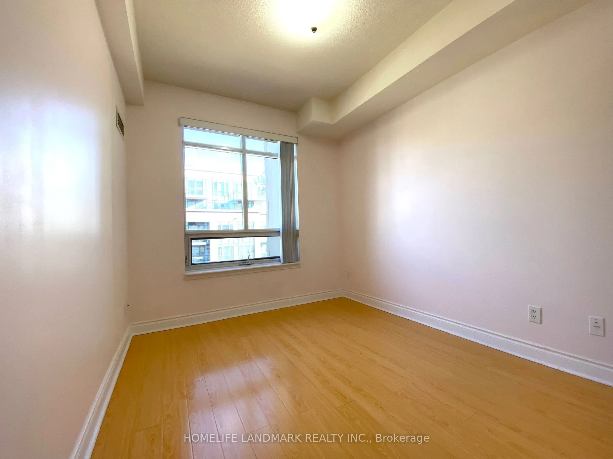 18 Kenaston Gardens, #608