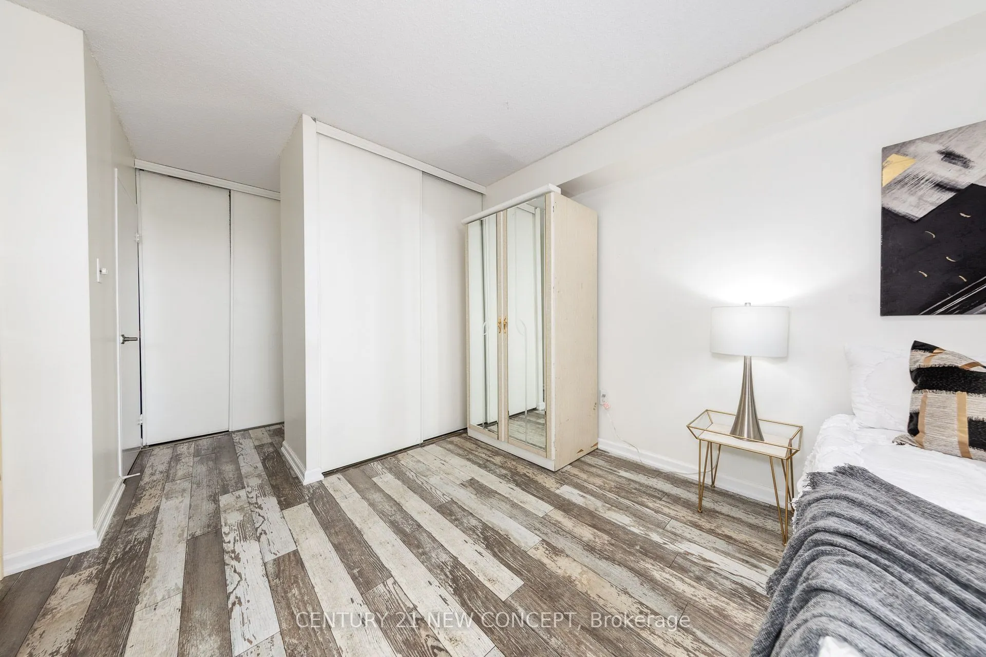 205 Hilda Avenue, #1407