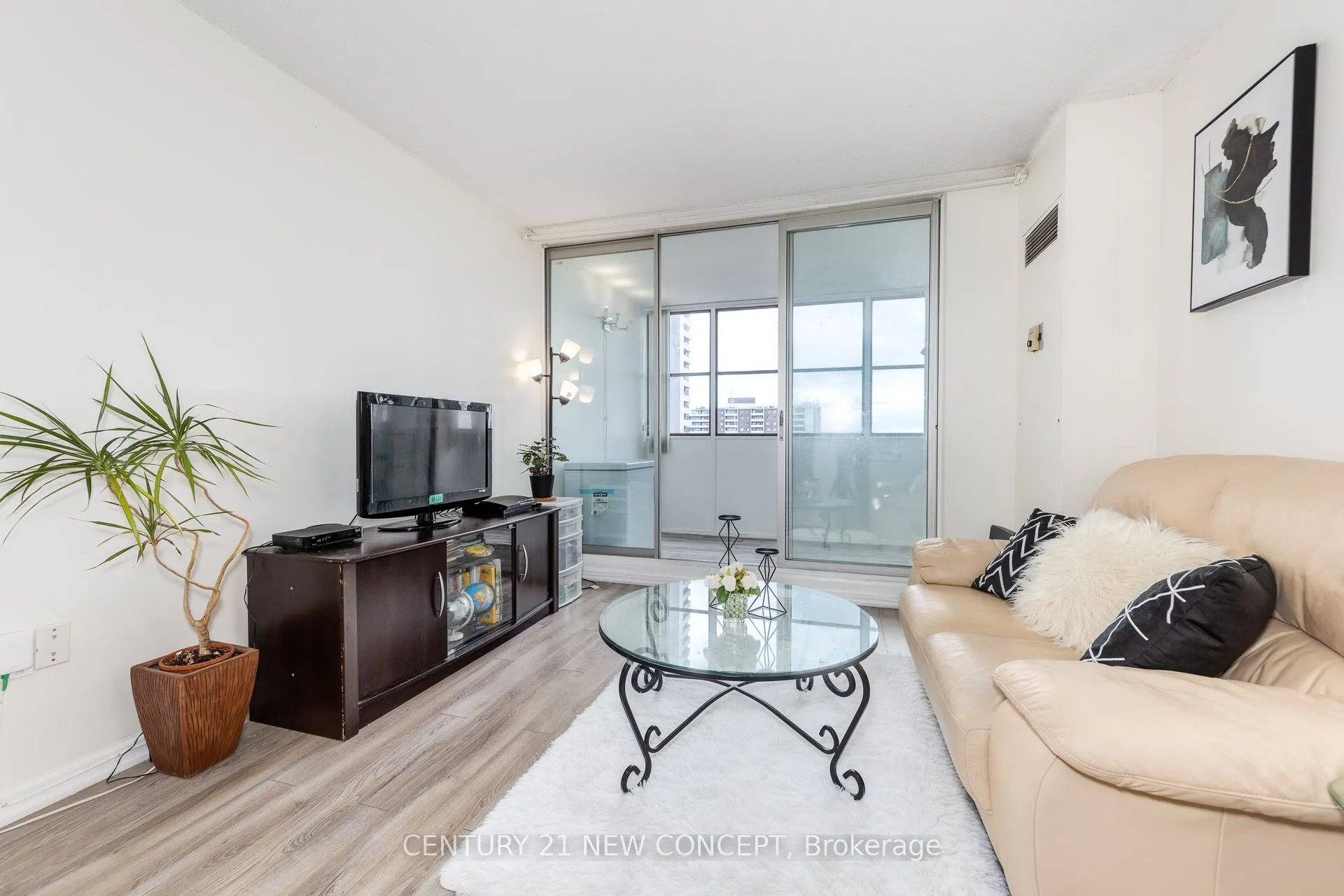 205 Hilda Avenue, #1407