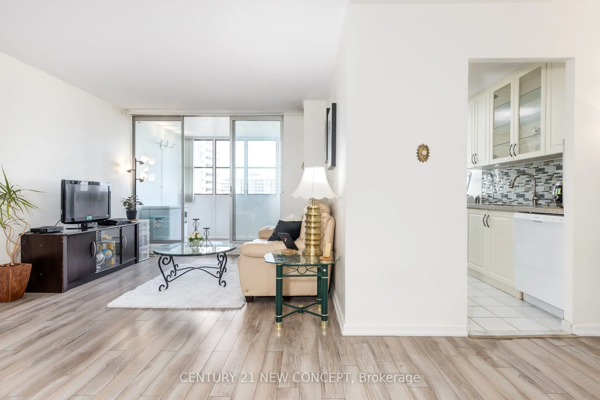 205 Hilda Avenue, #1407