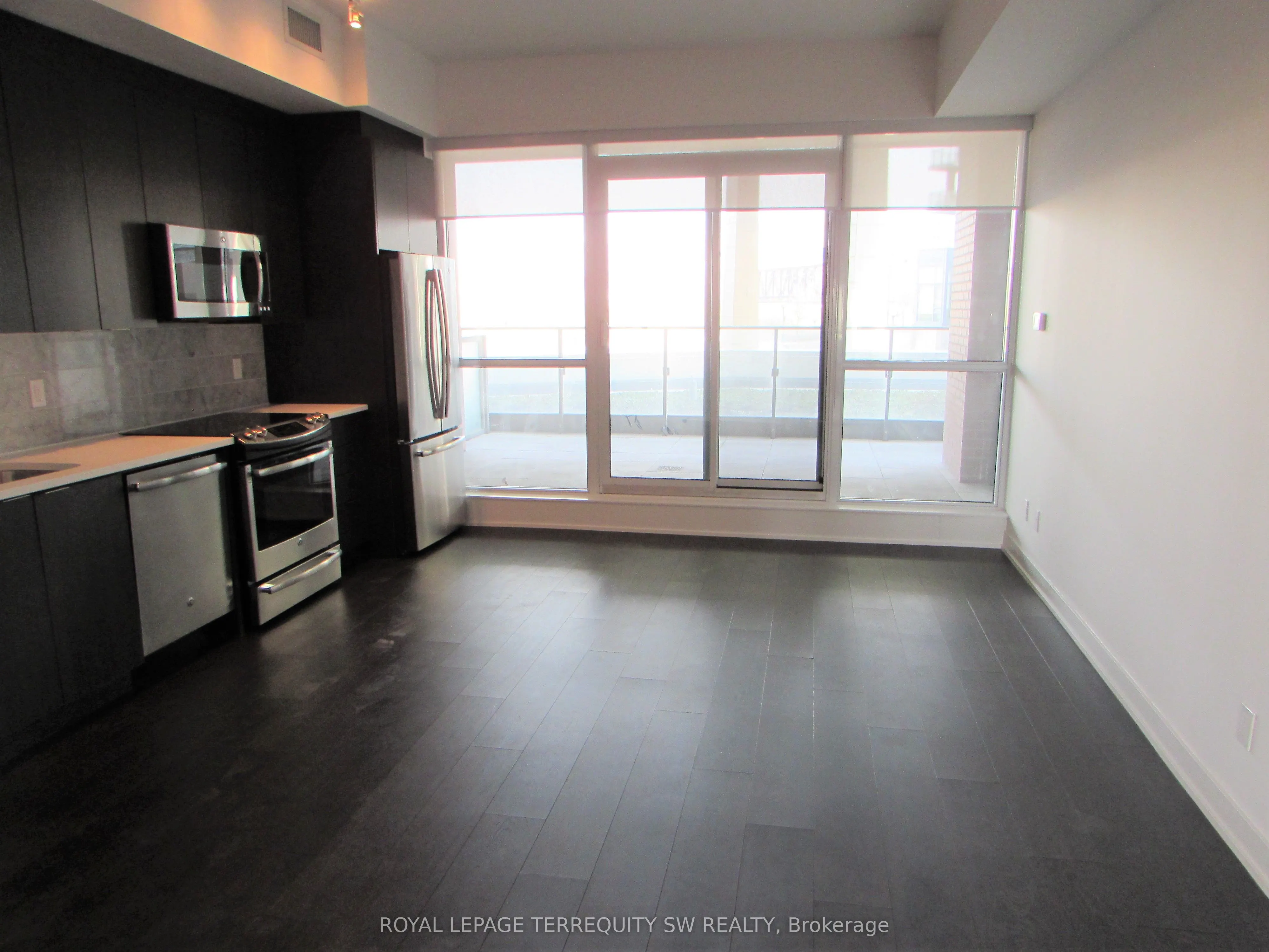 50 Bruyeres Mews, #208