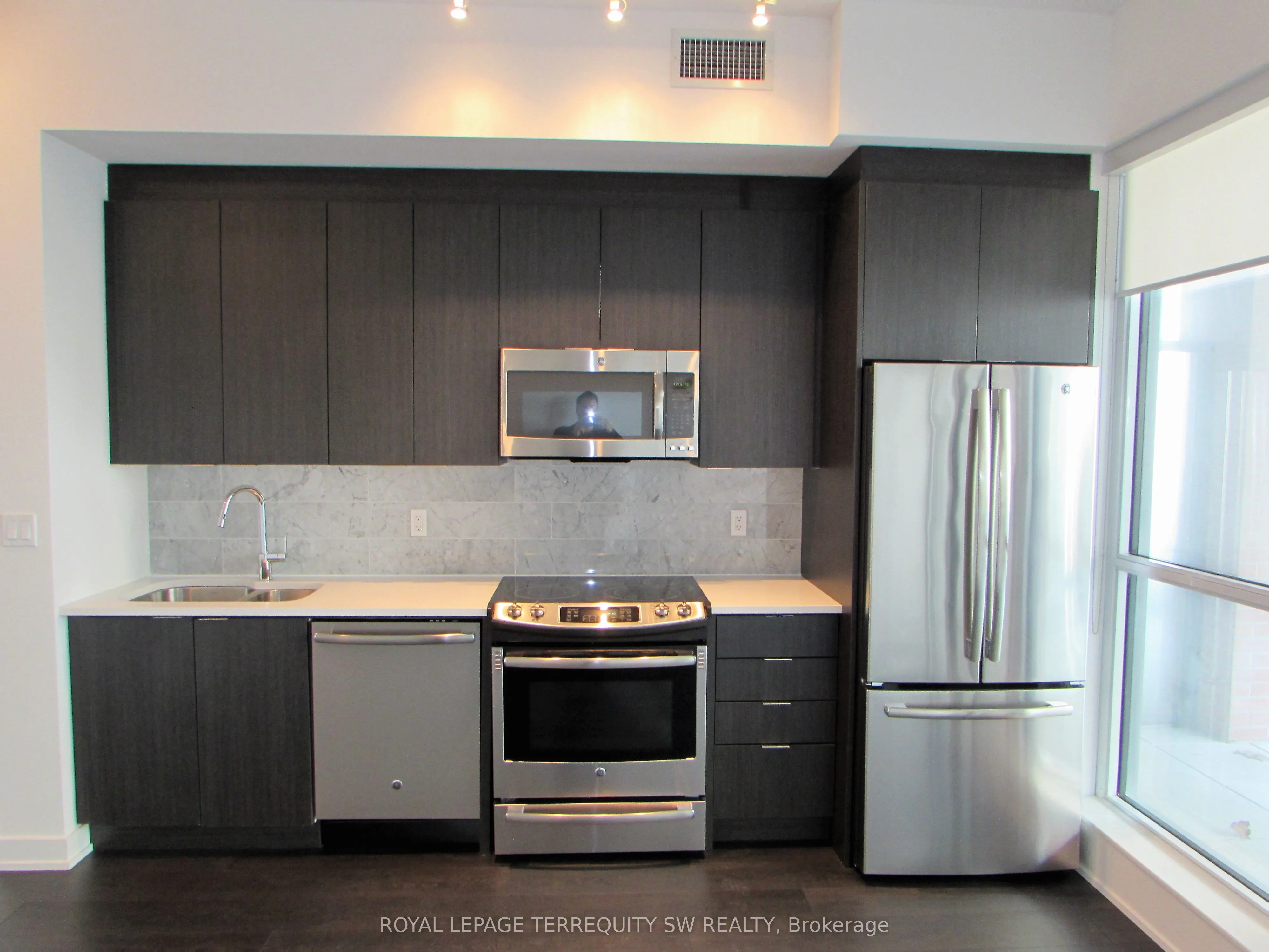 50 Bruyeres Mews, #208