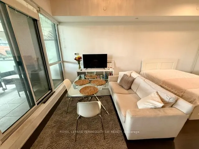 50 Bruyeres Mews, #208