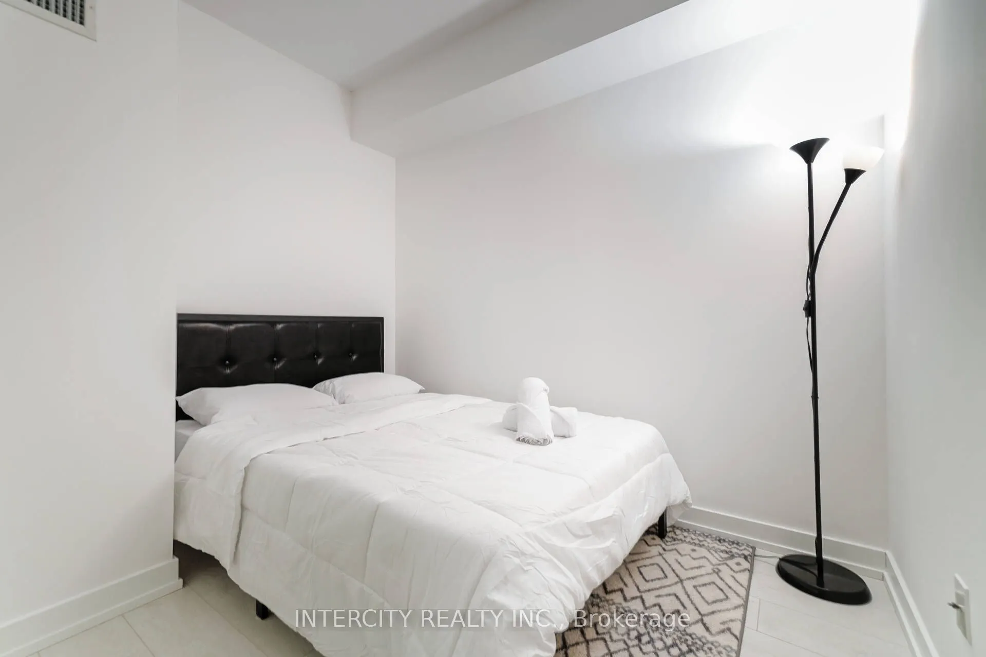 19 Western Battery Road, #2709