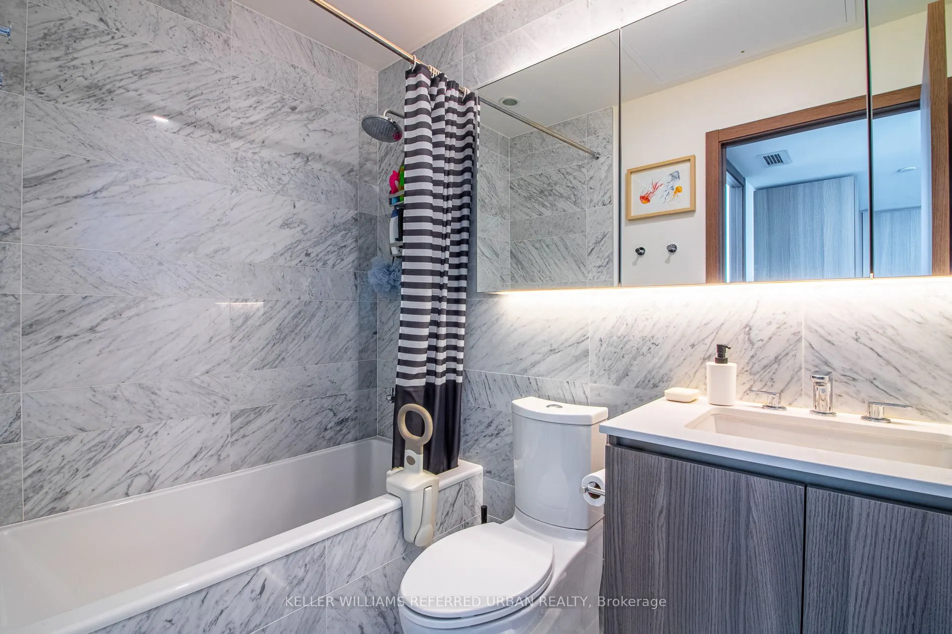 17 Bathurst Street, #3610