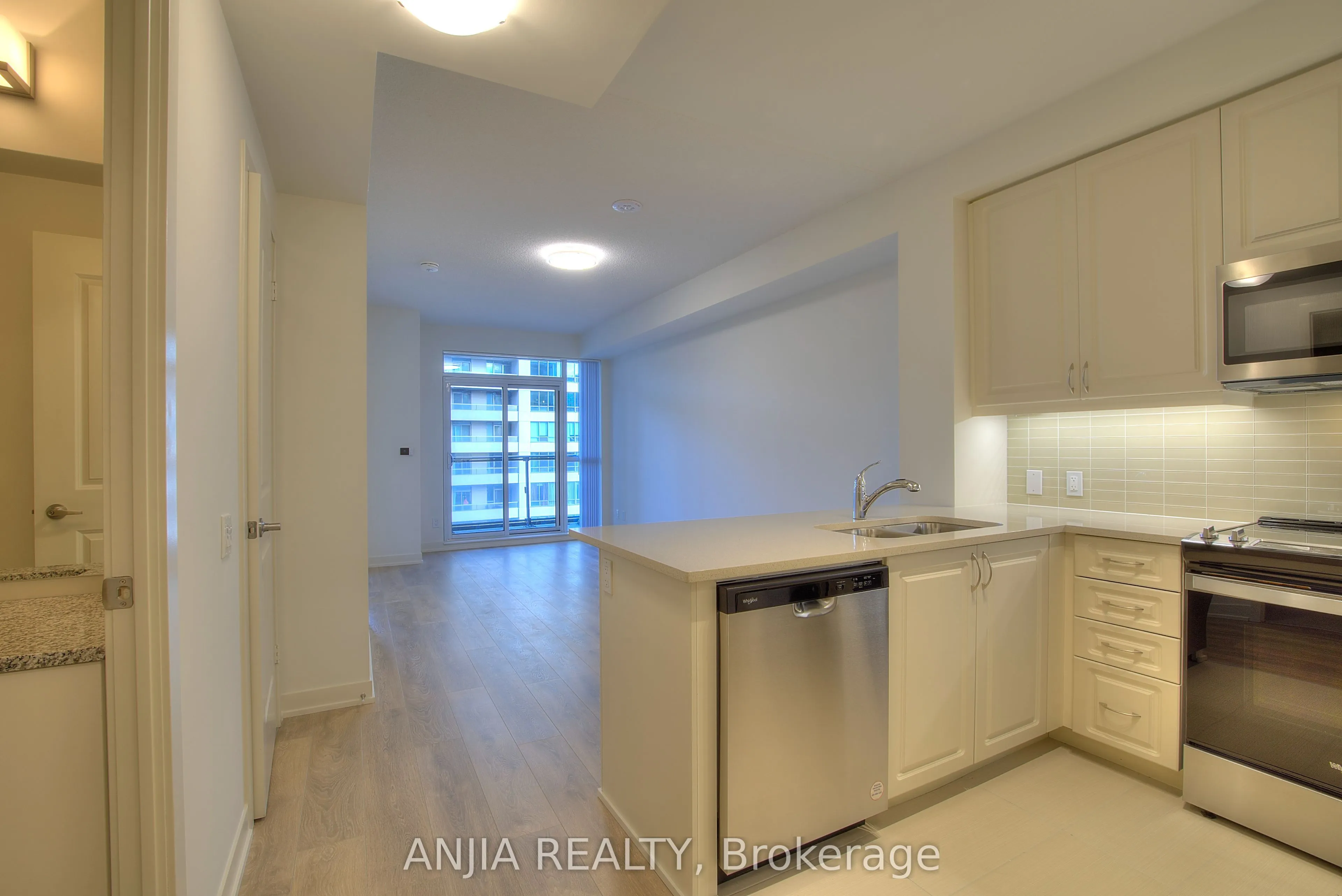 4955 Yonge Street, #1803