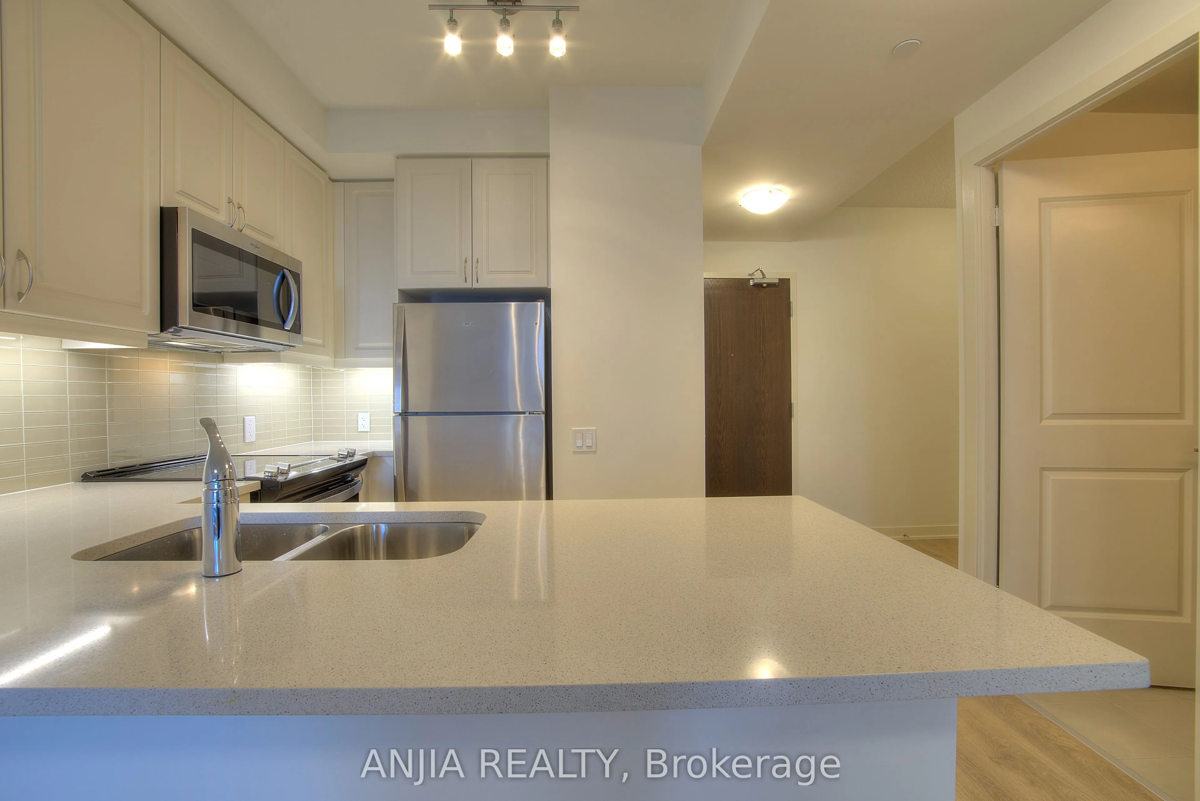 4955 Yonge Street, #1803