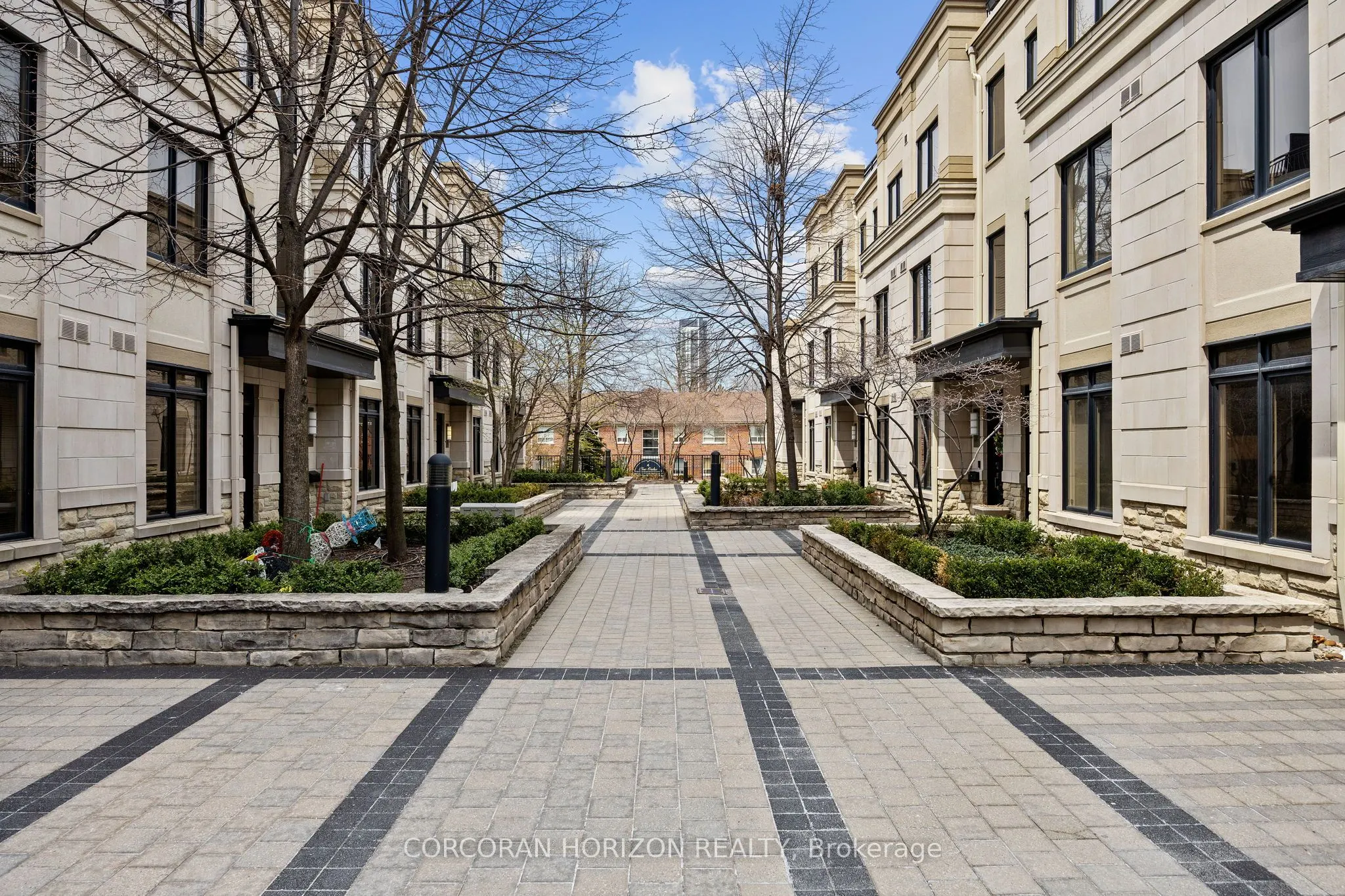 9 Oakburn Crescent, #TH39