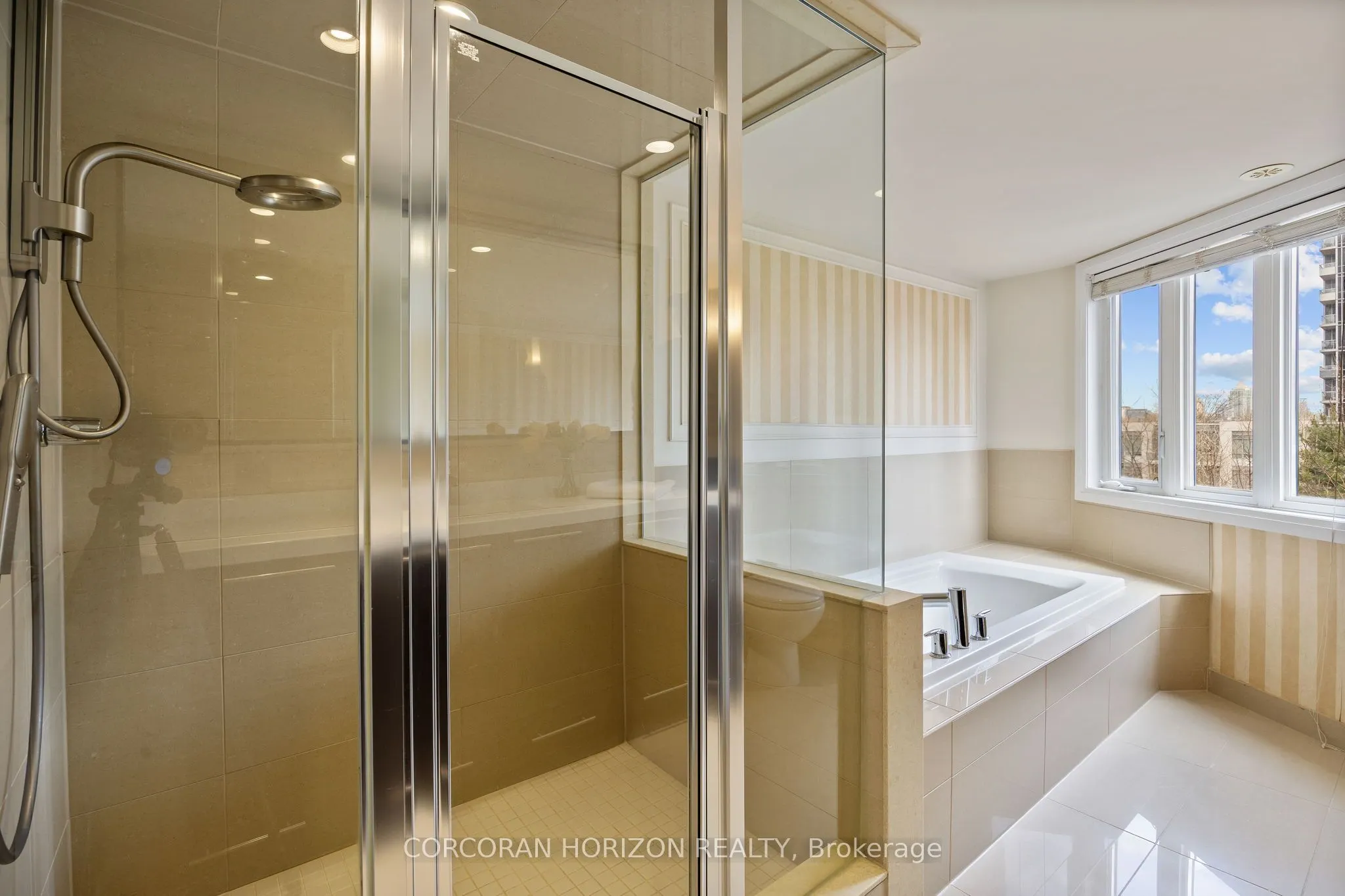 9 Oakburn Crescent, #TH39