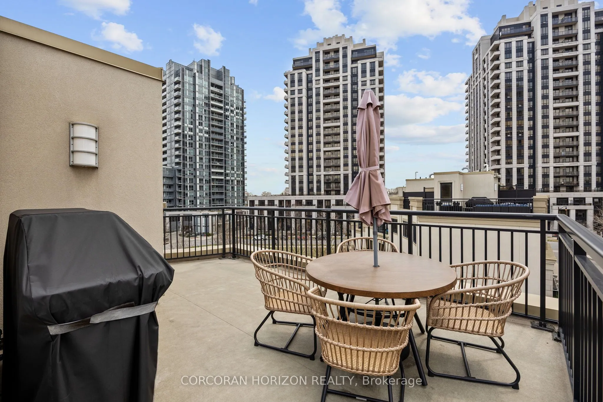 9 Oakburn Crescent, #TH39