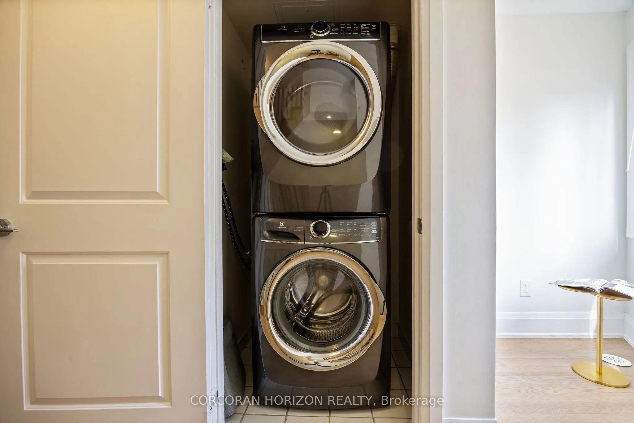 9 Oakburn Crescent, #TH39