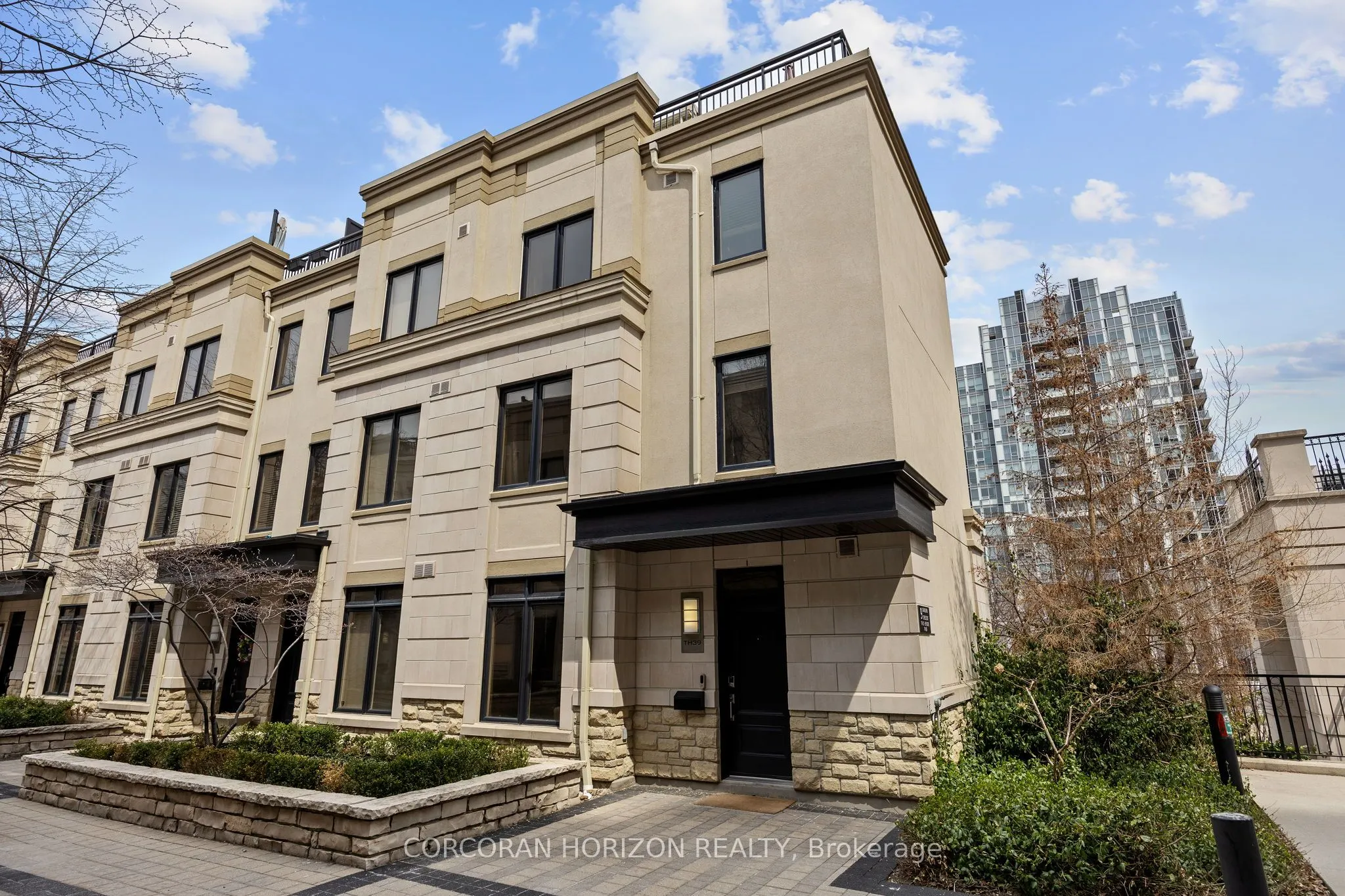 9 Oakburn Crescent, #TH39