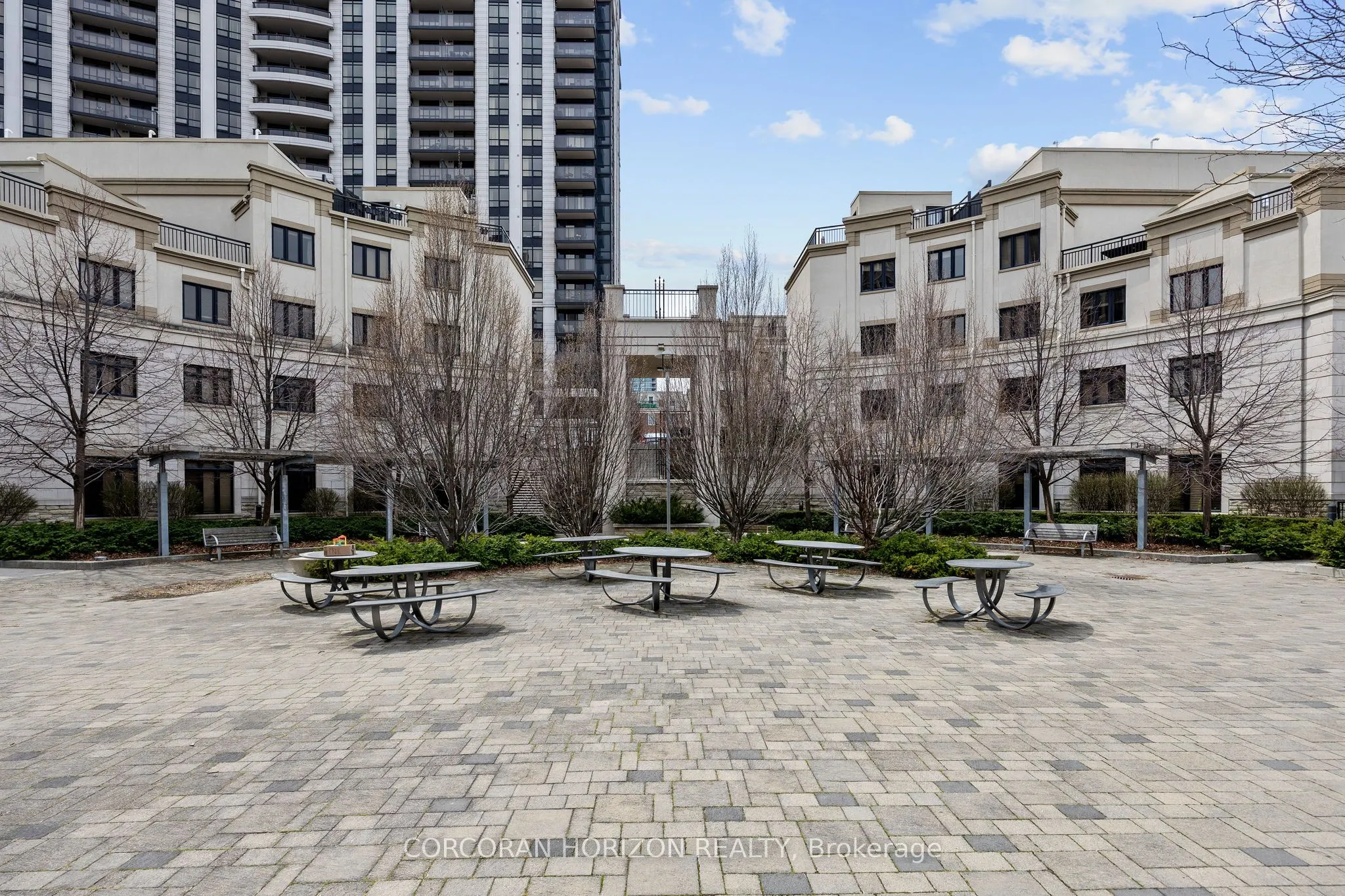 9 Oakburn Crescent, #TH39