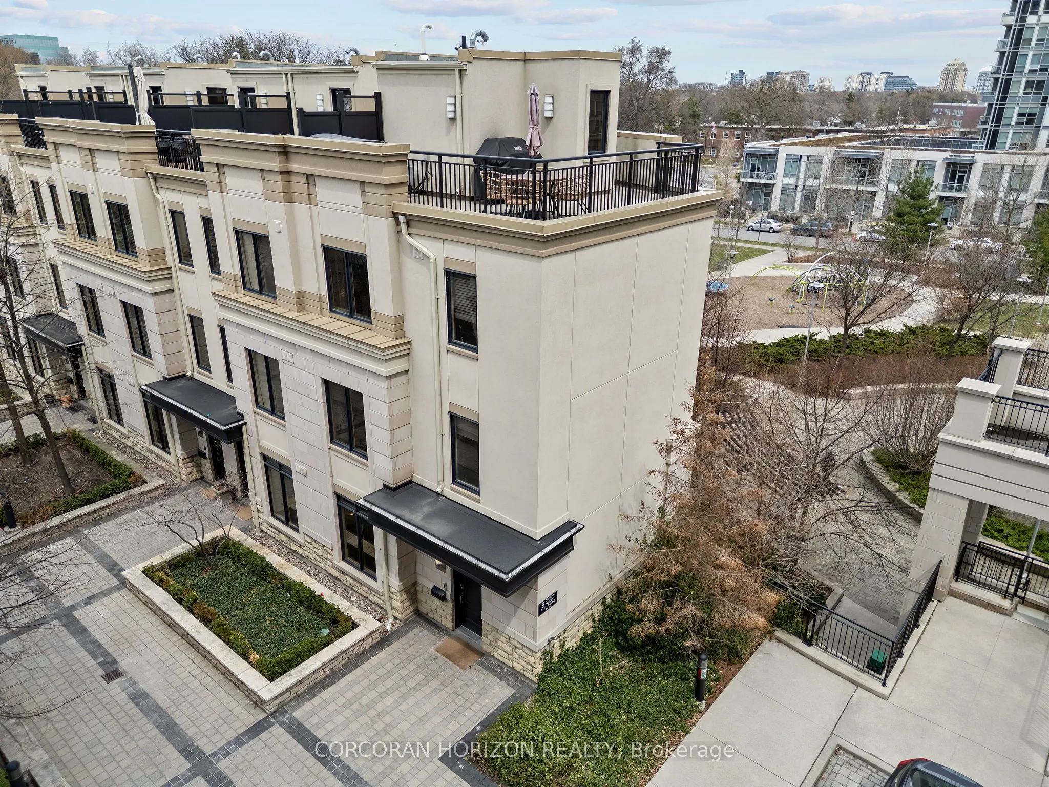 9 Oakburn Crescent, #TH39