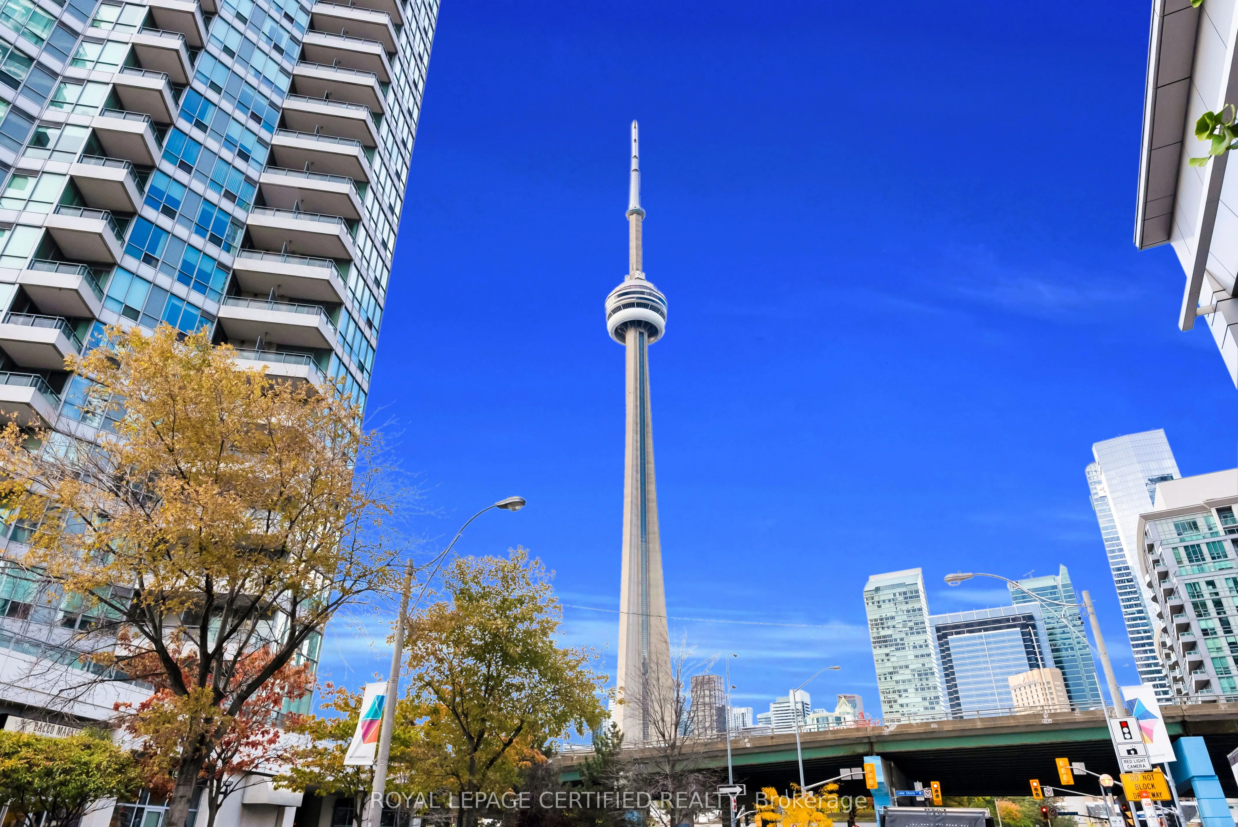 218 Queens Quay W, #1405