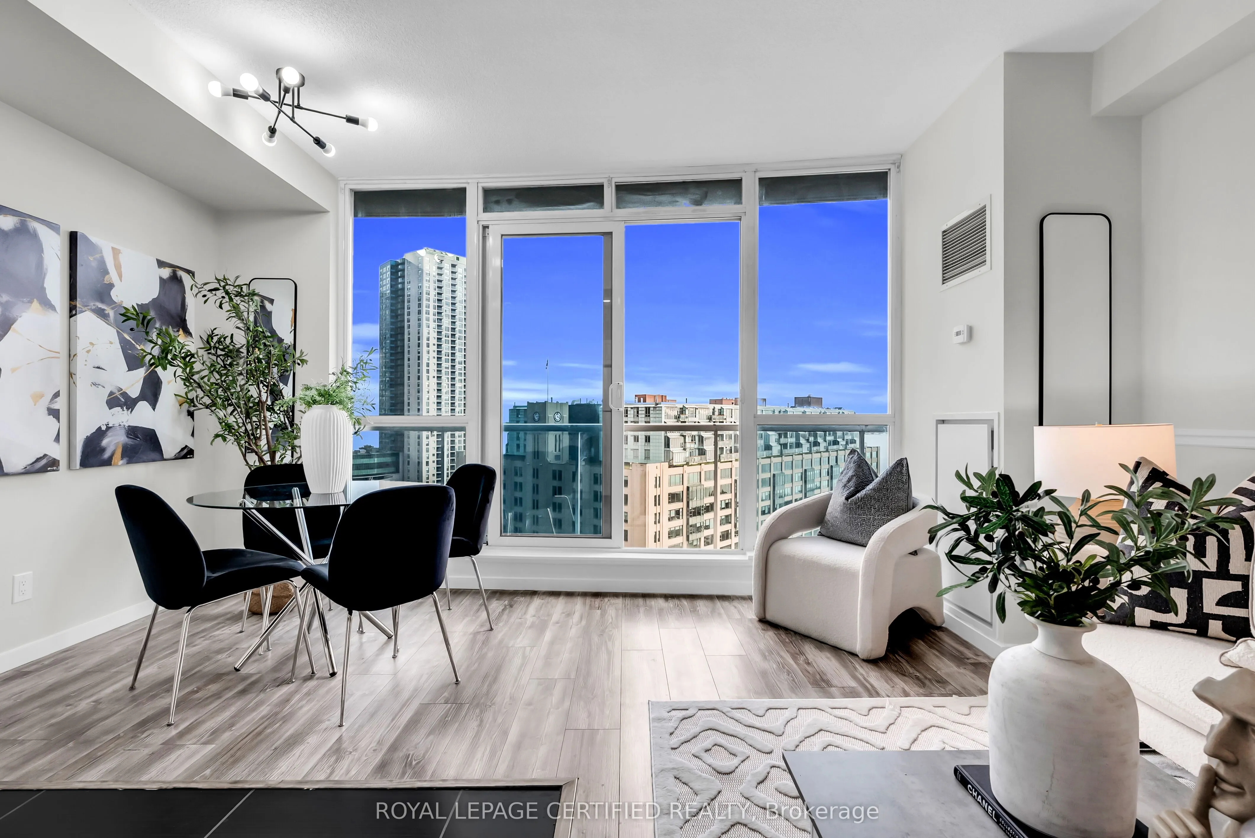 218 Queens Quay W, #1405