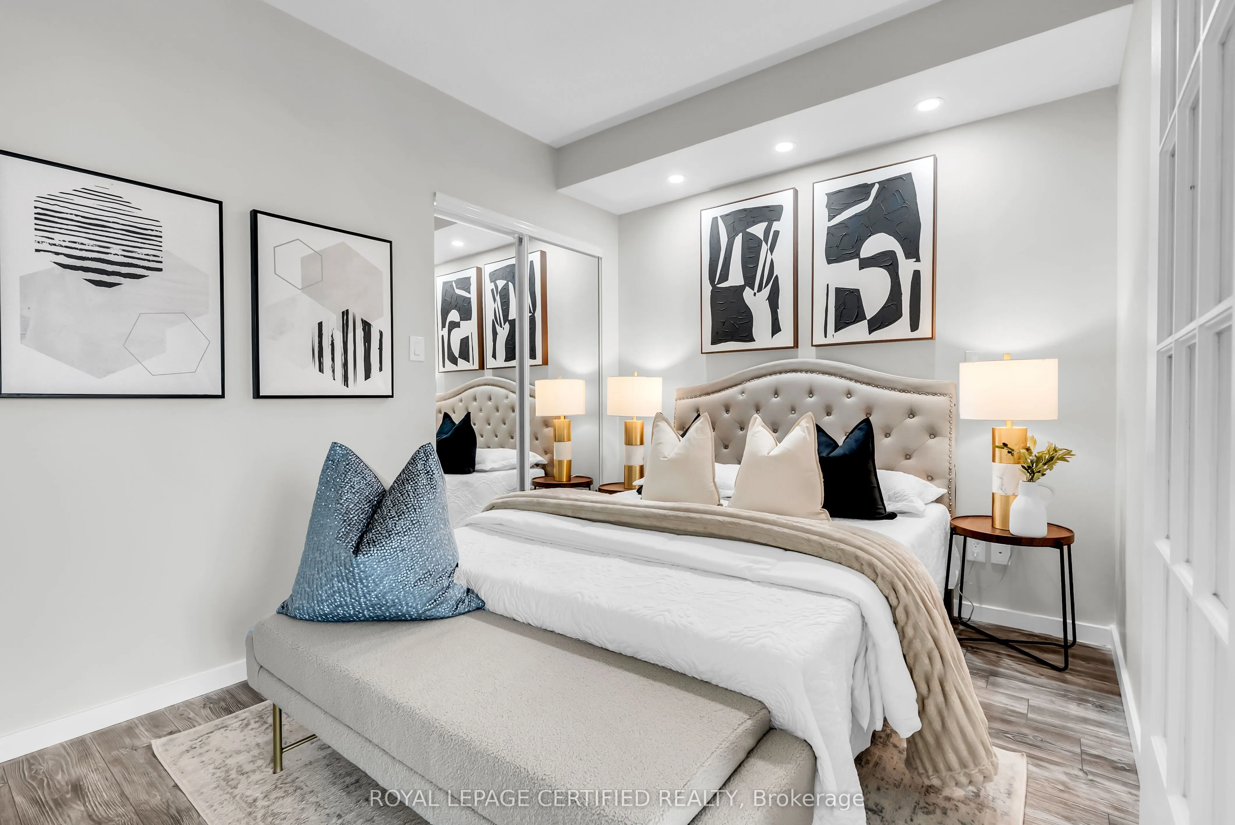 218 Queens Quay W, #1405