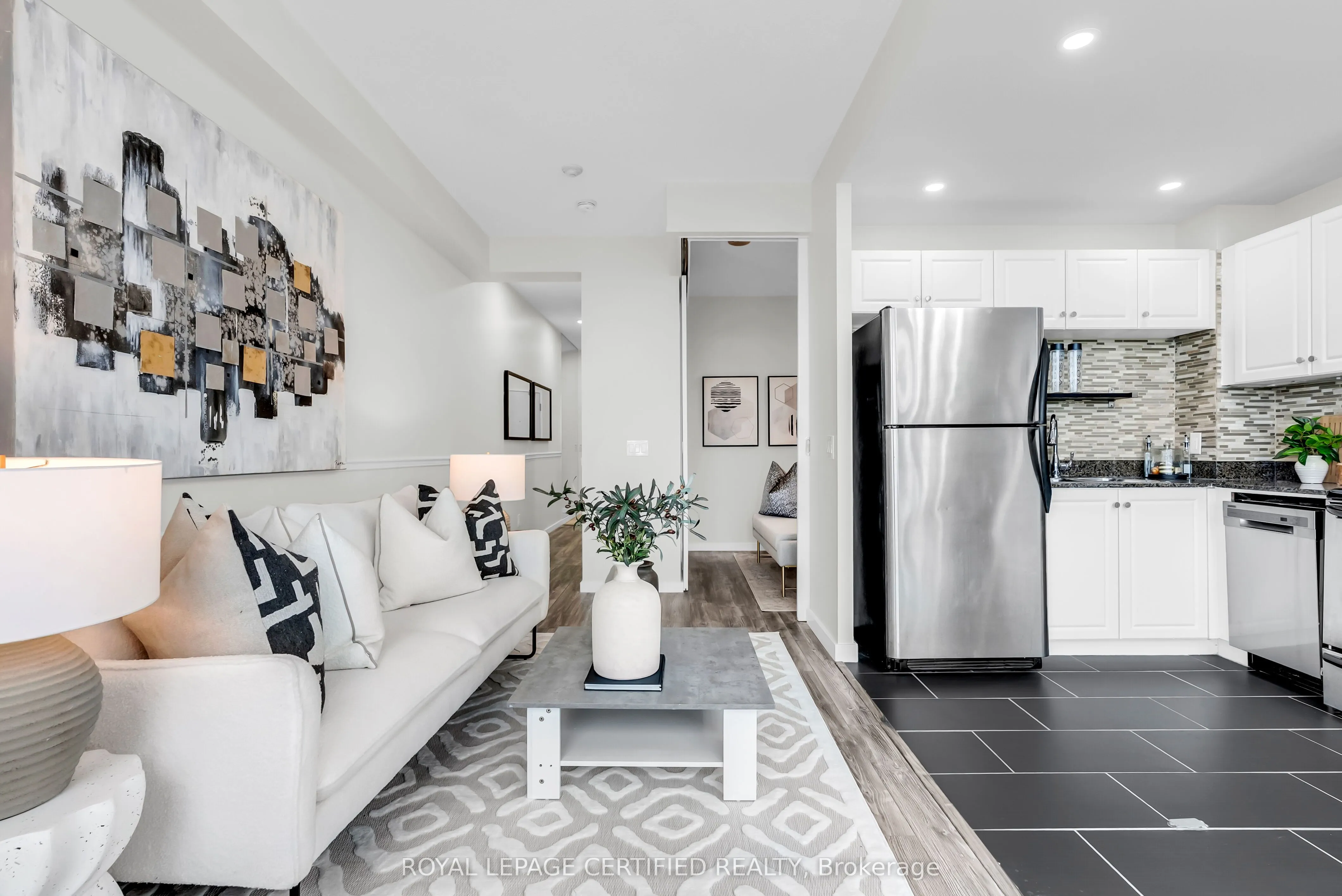 218 Queens Quay W, #1405