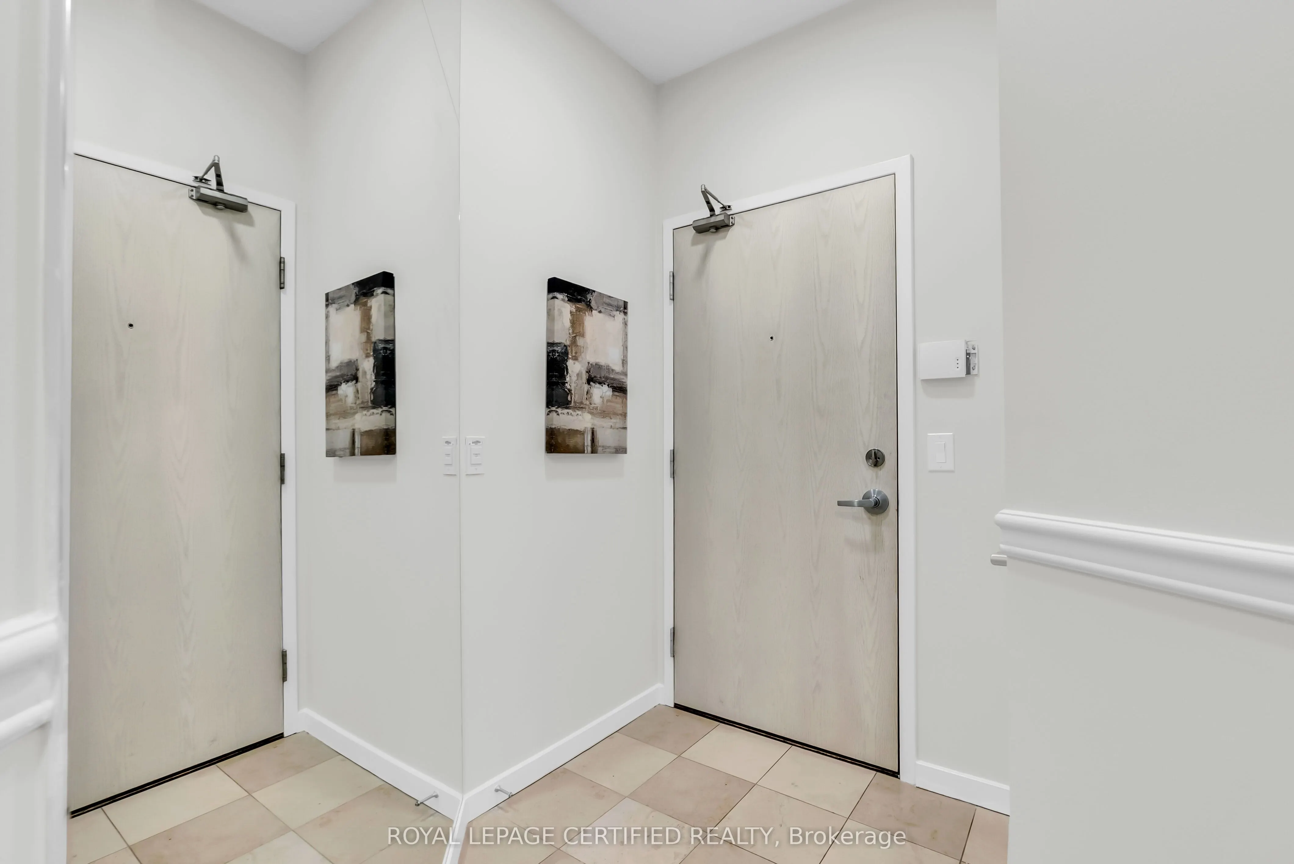 218 Queens Quay W, #1405