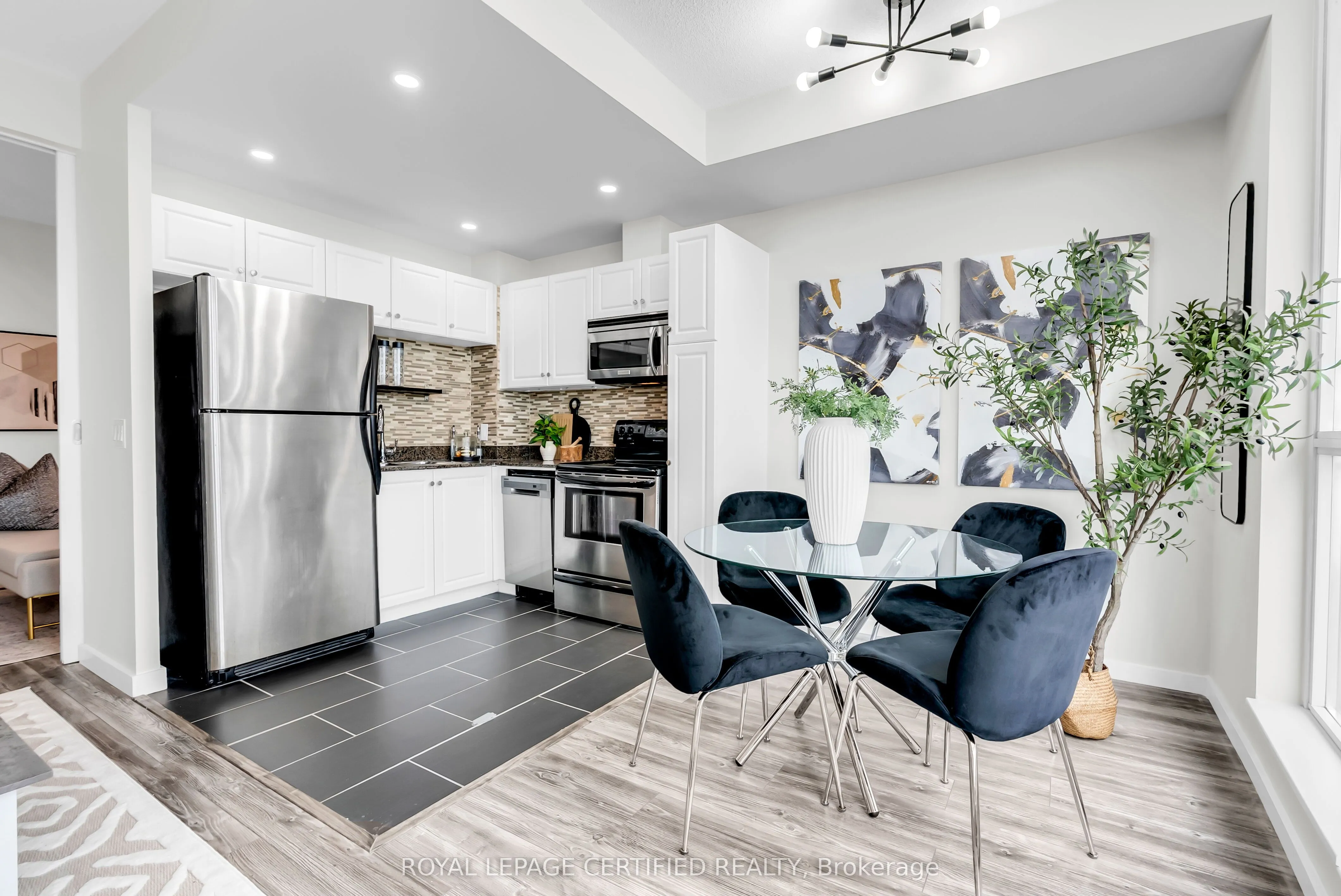 218 Queens Quay W, #1405