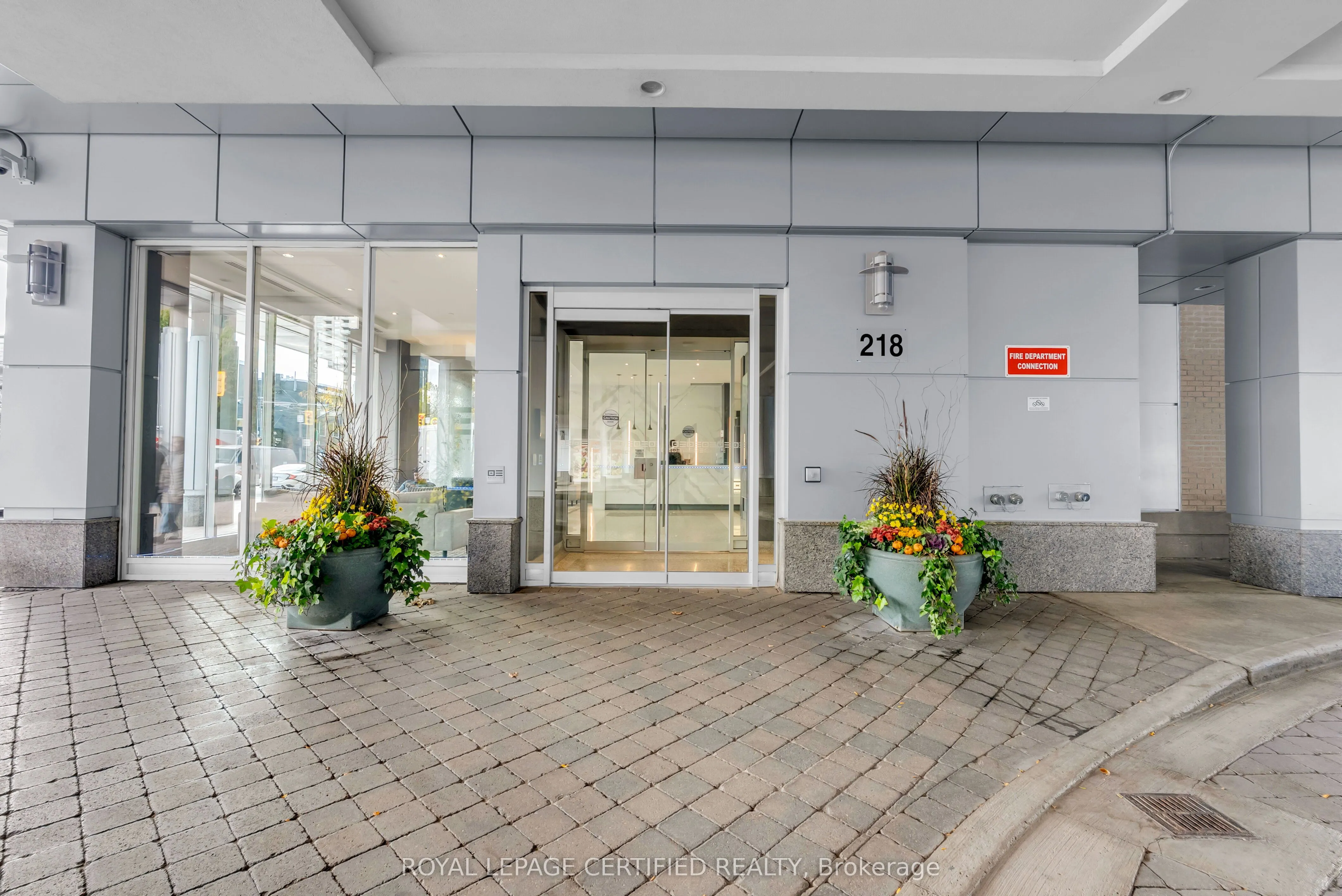 218 Queens Quay W, #1405