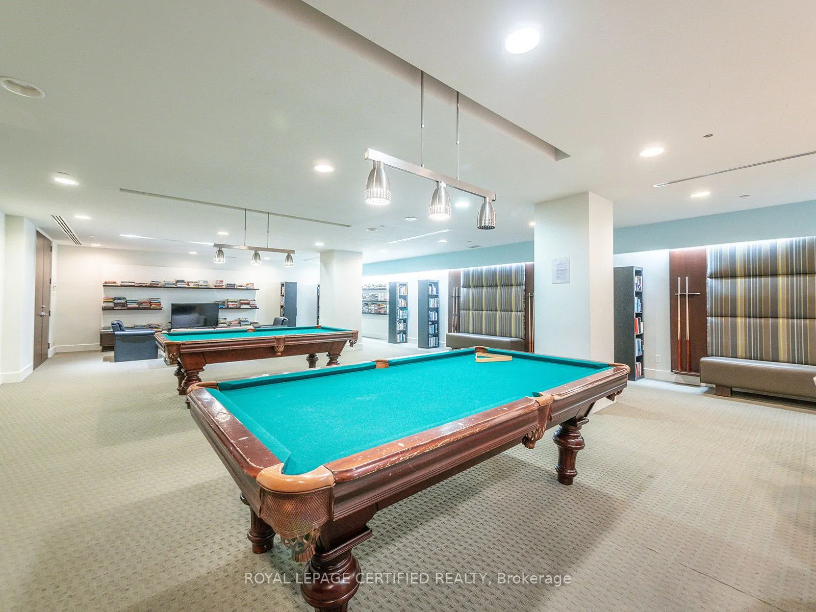 218 Queens Quay W, #1405