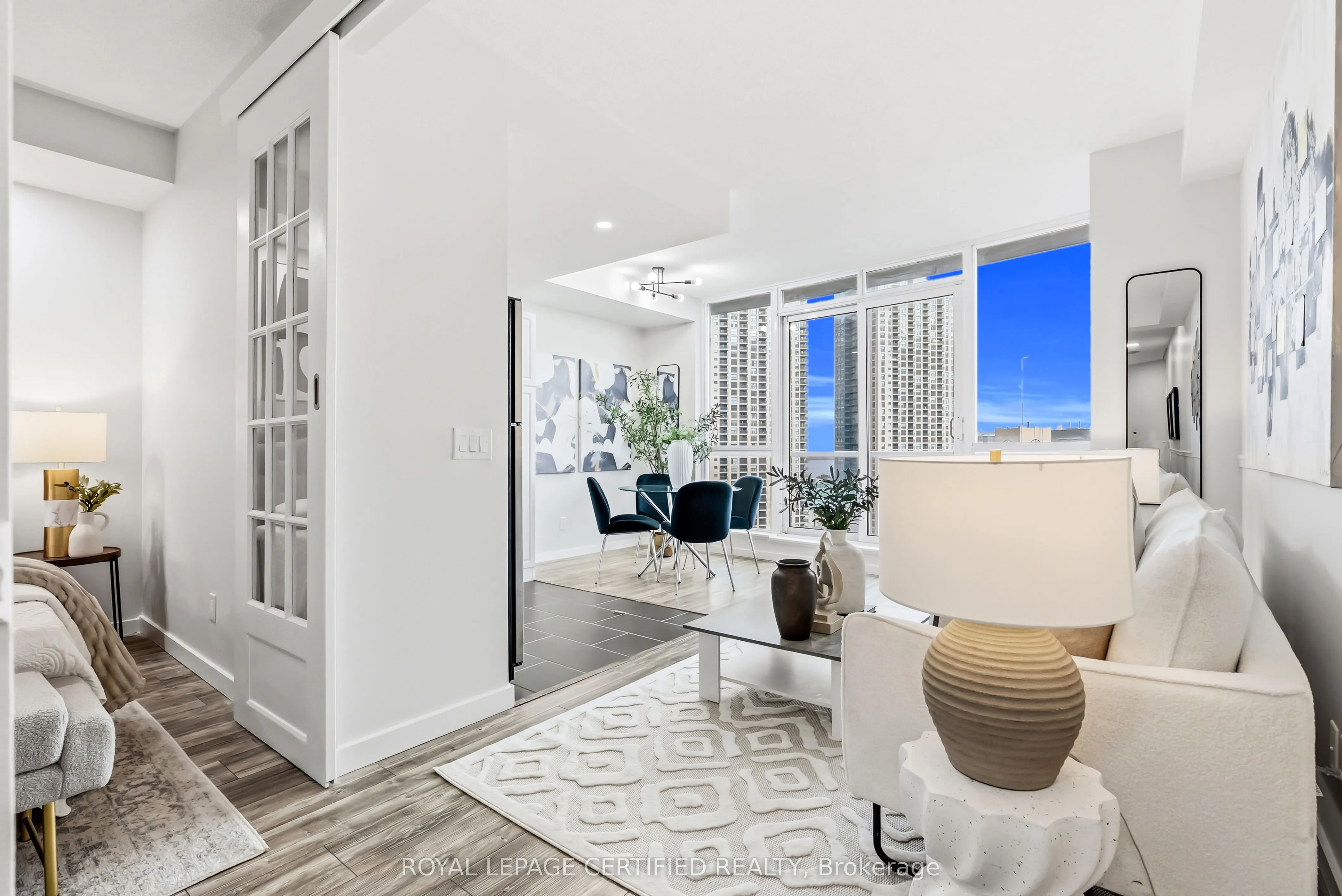 218 Queens Quay W, #1405